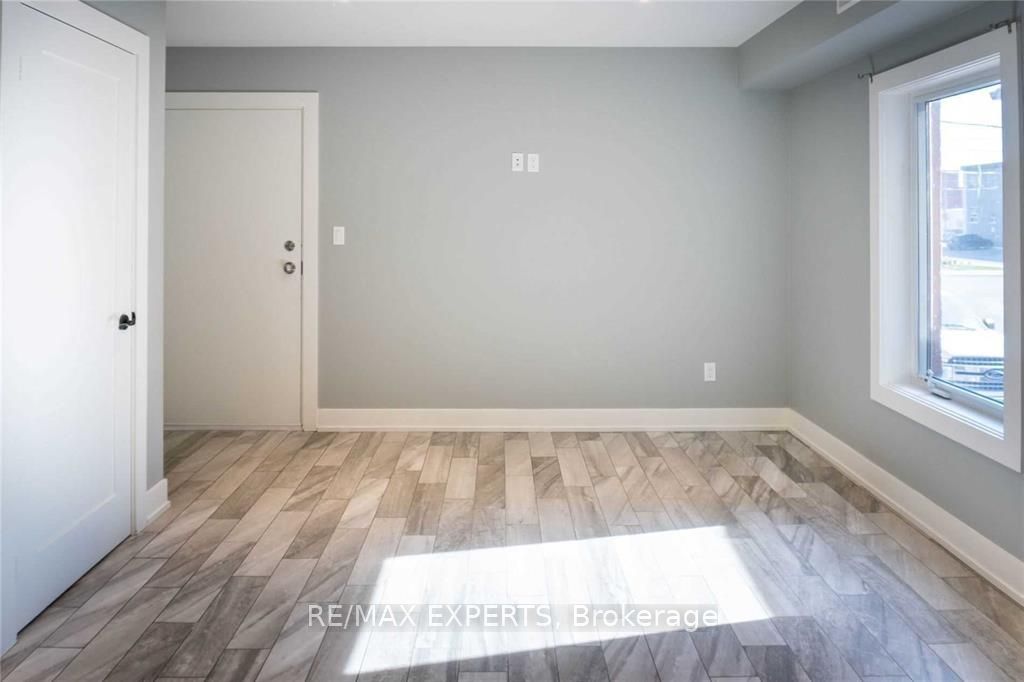 Unit Upper - 2 Hyde Avenue, Toronto 5