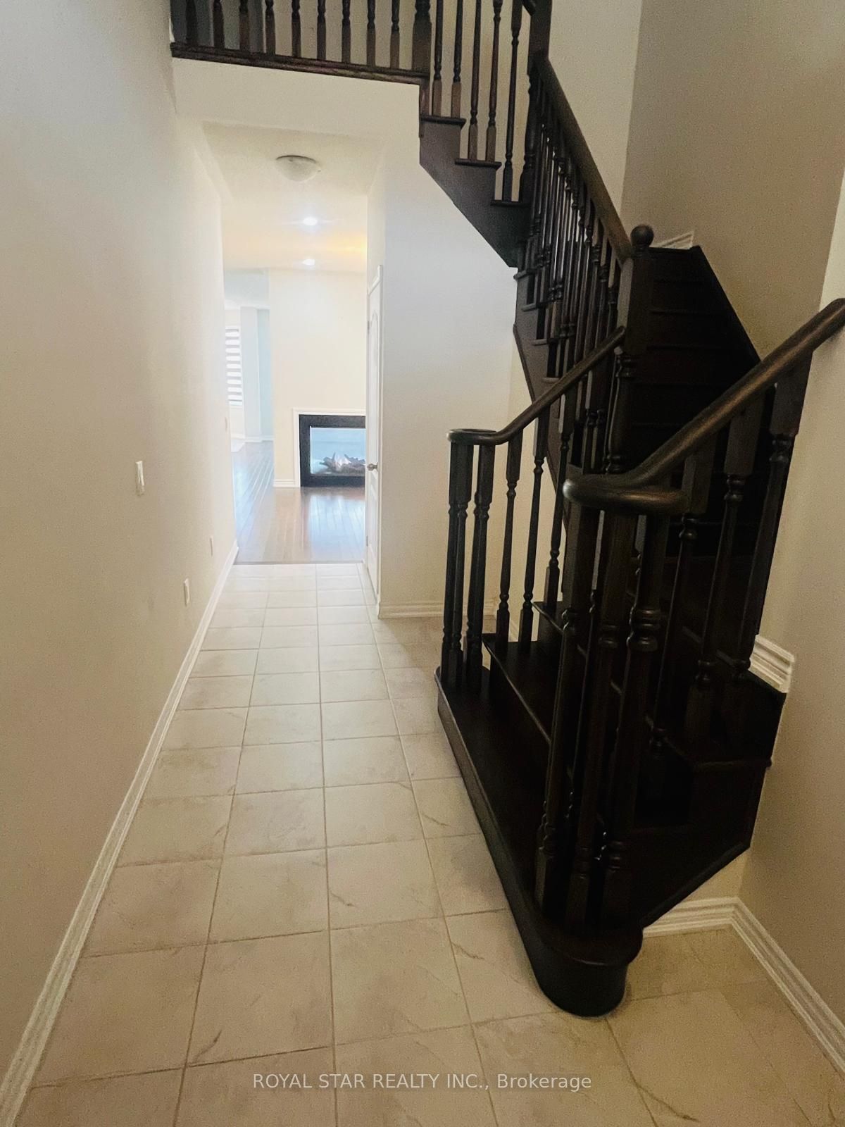 Unit Upper - 121 Bonnieglen Farm Boulevard, Caledon 2