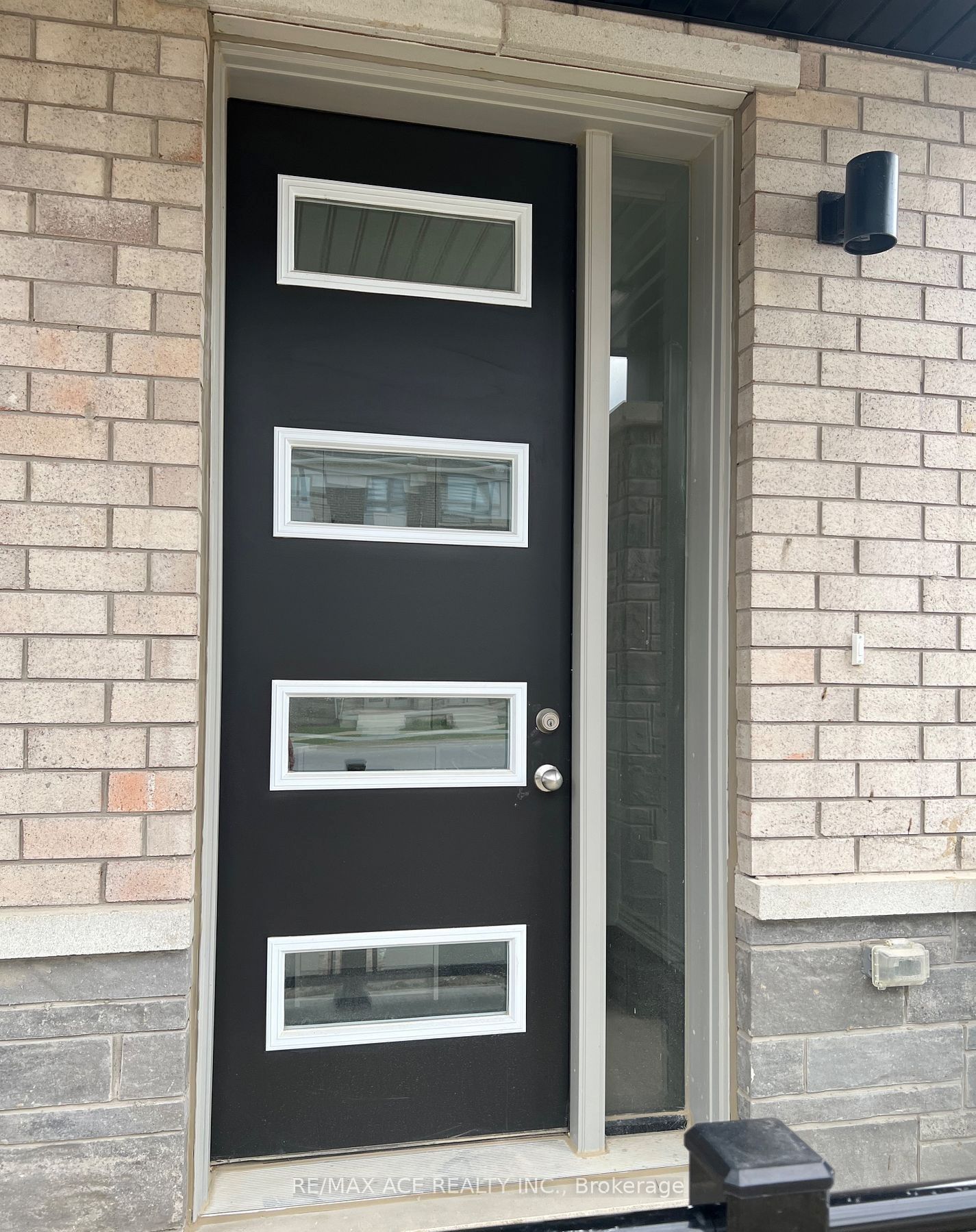 Unit B - 2 Plume Street, Brampton 4