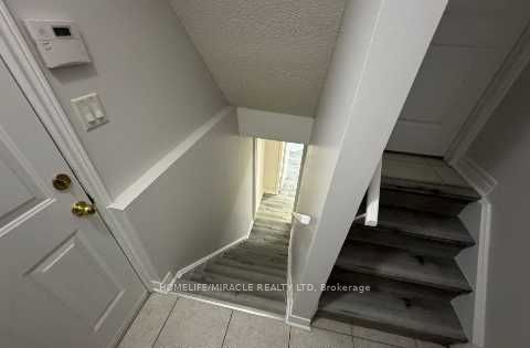 Unit Bsmt - 6 Sweet Briar Lane, Brampton 4