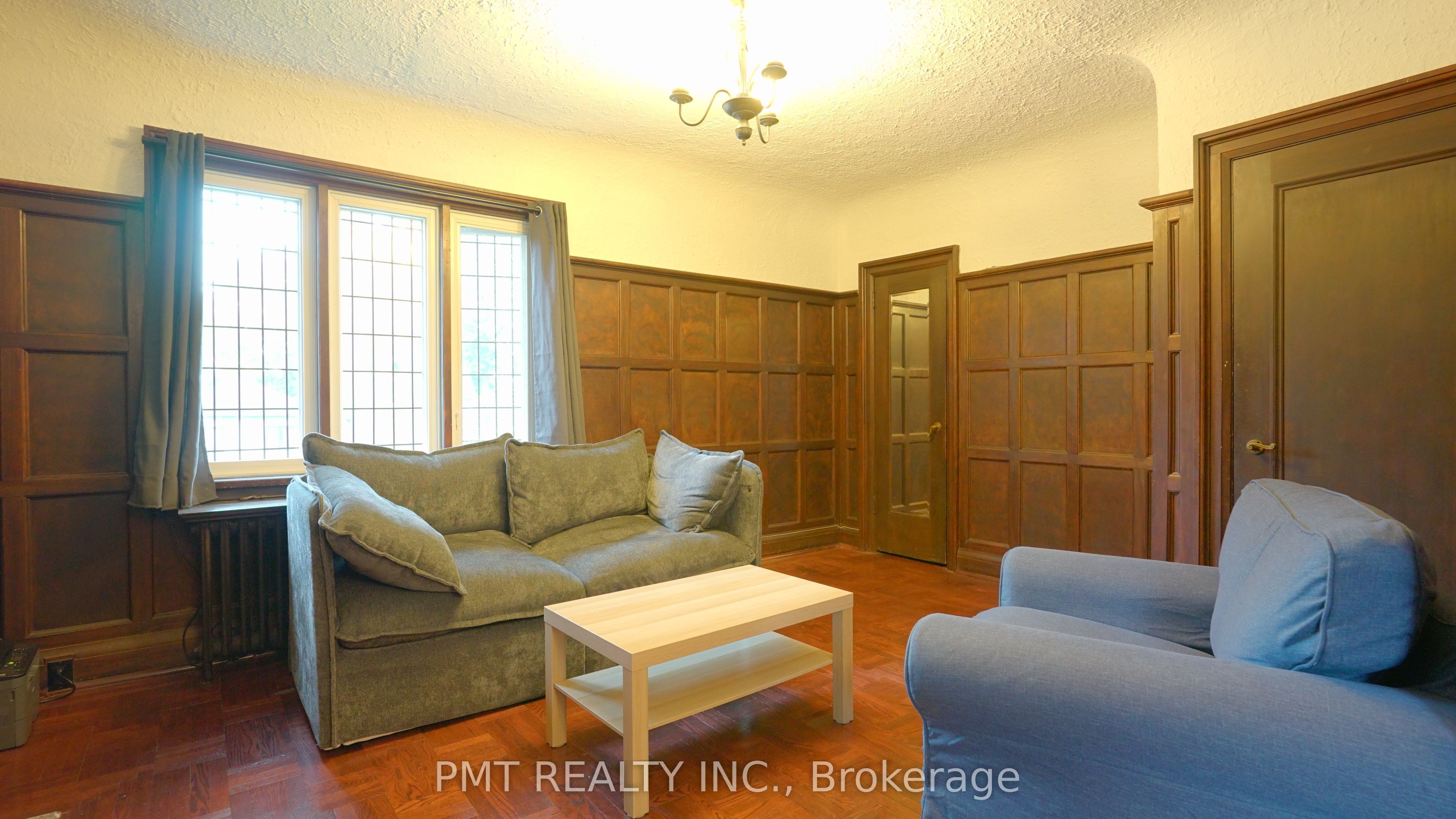 Unit Upper - 2 Larkin Avenue, Toronto 3