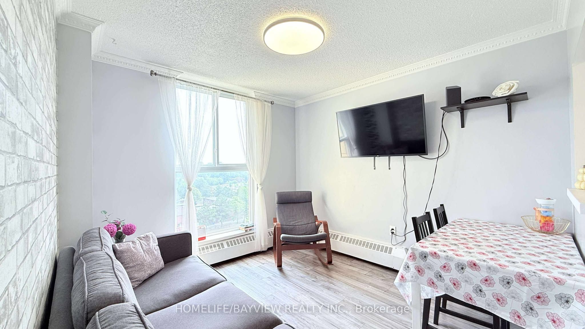 Unit 909 - 4645 Jane Street, North York 5