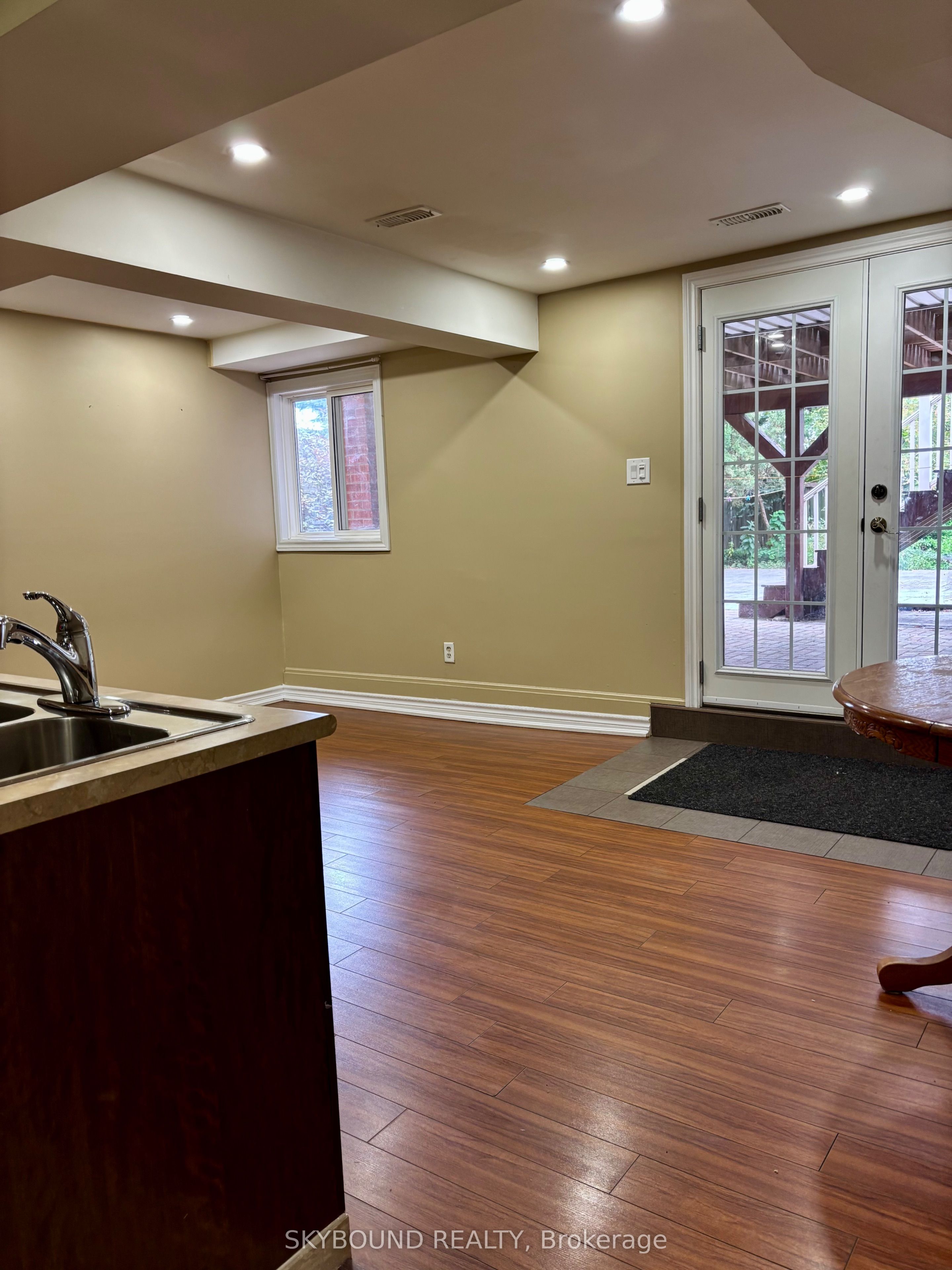 Unit Lower unit - 107 Whitchurch Mews, Mississauga 2