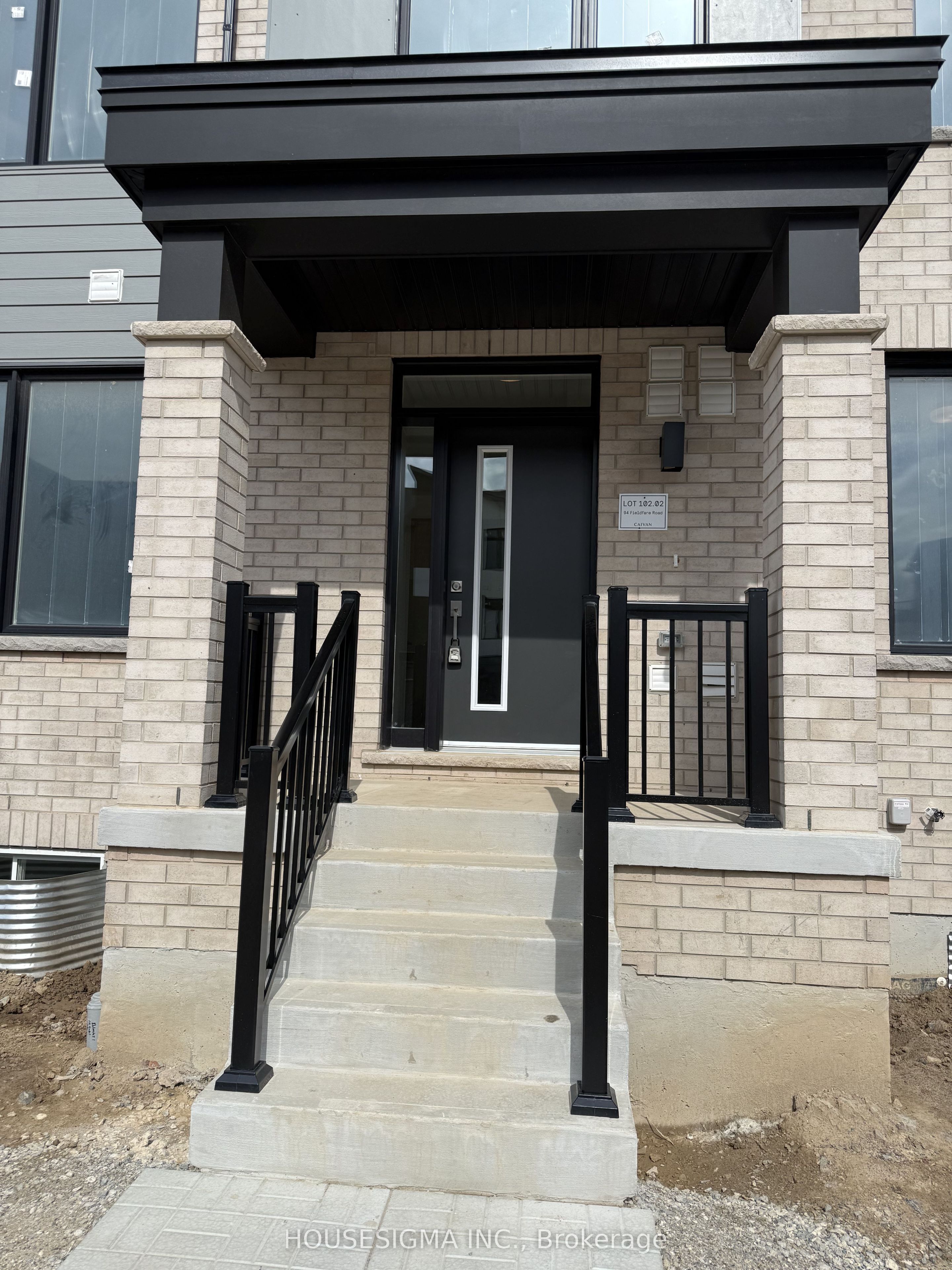 94 Fieldfare Road, Brampton 2