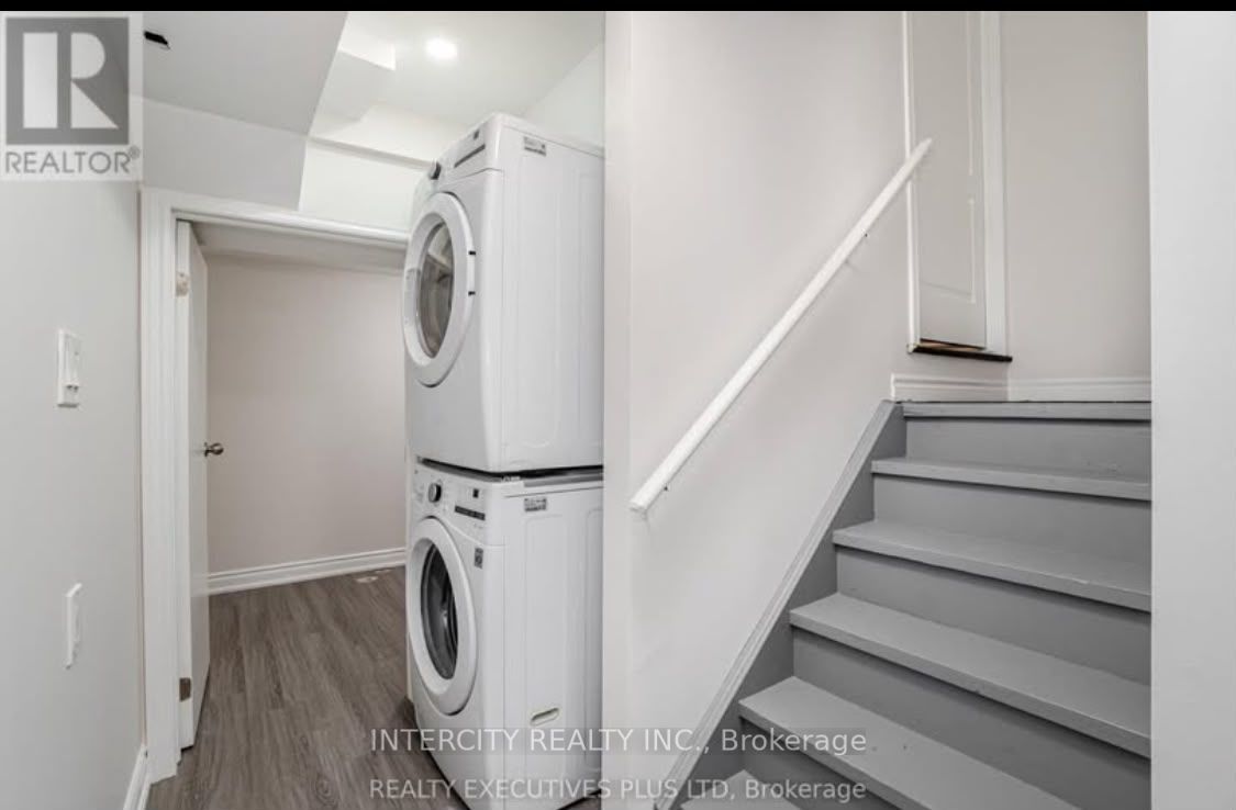 36 Minna Trail, Brampton 4
