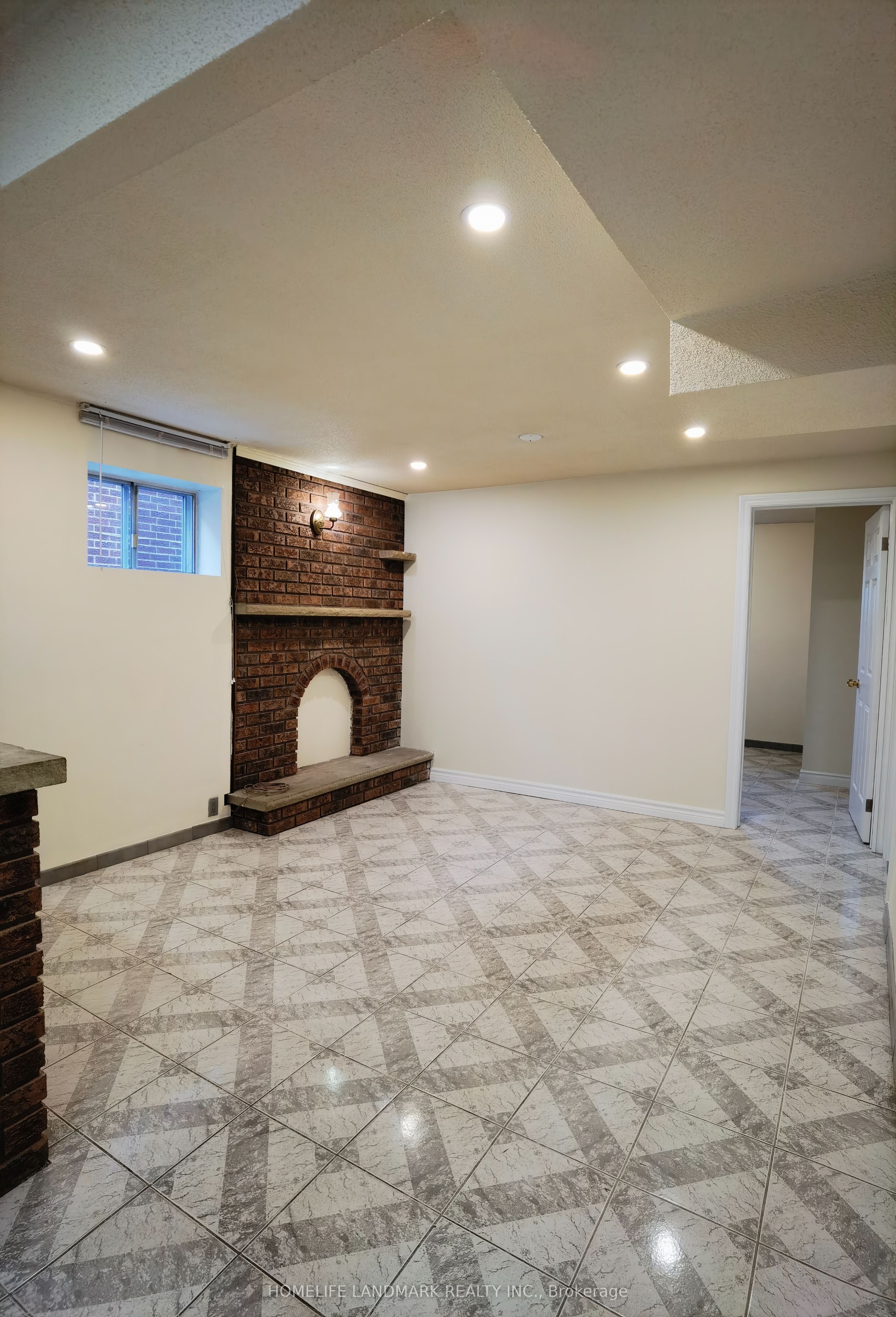 Unit Lower - 2428 Cashmere Avenue, Mississauga 4