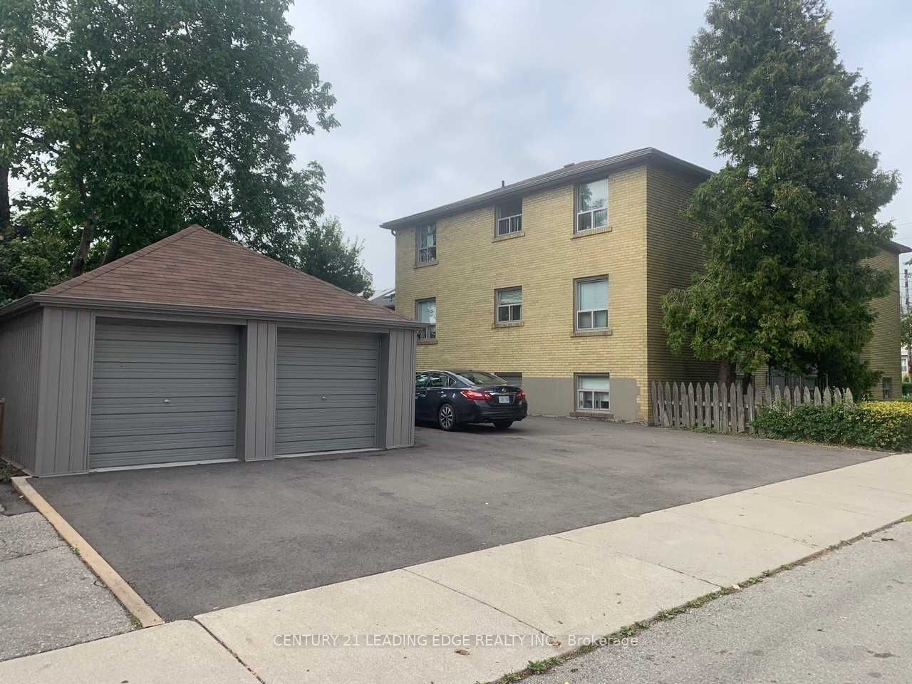 Unit 6 - 2719 Lake Shore Boulevard W, Etobicoke 2