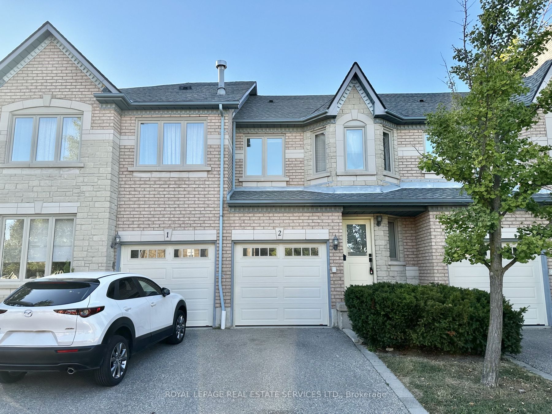 Unit 2 - 455 Apache Court, Mississauga 3