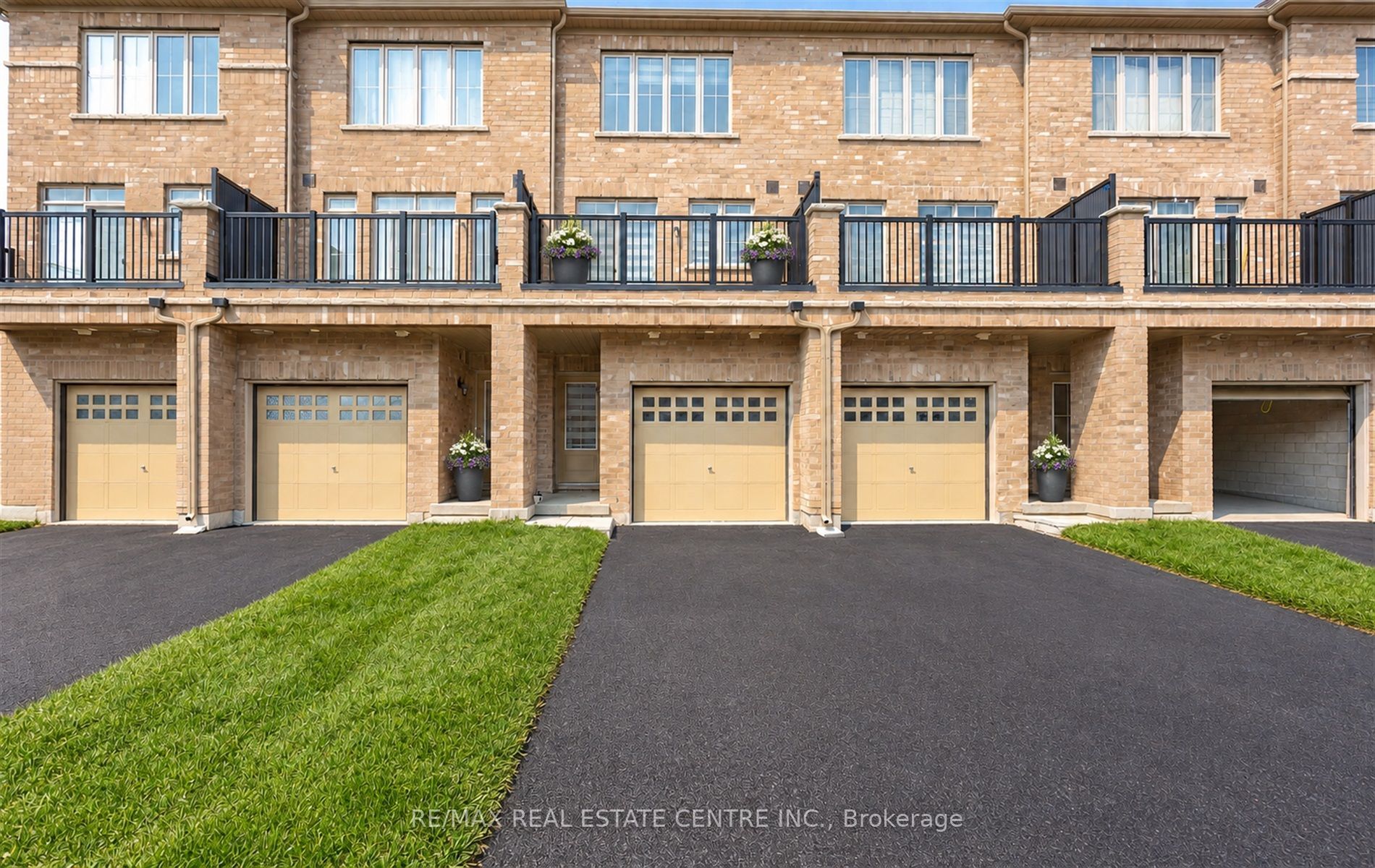 353 Inspire Boulevard, Brampton 4