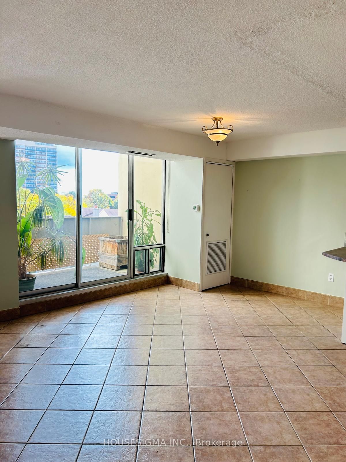 Unit 314 - 1300 Marlborough Court, Oakville 3