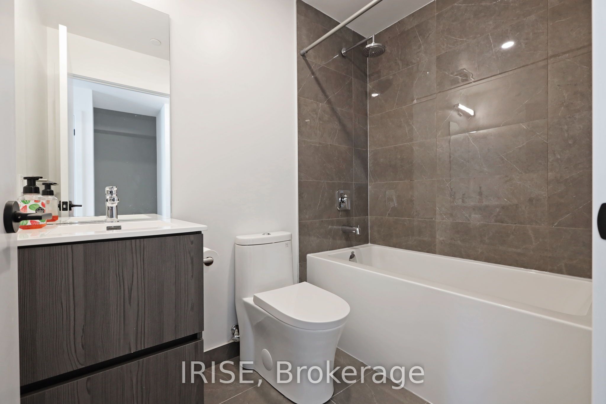 Unit 1216 - 220 Missinnihe Way, Mississauga 5