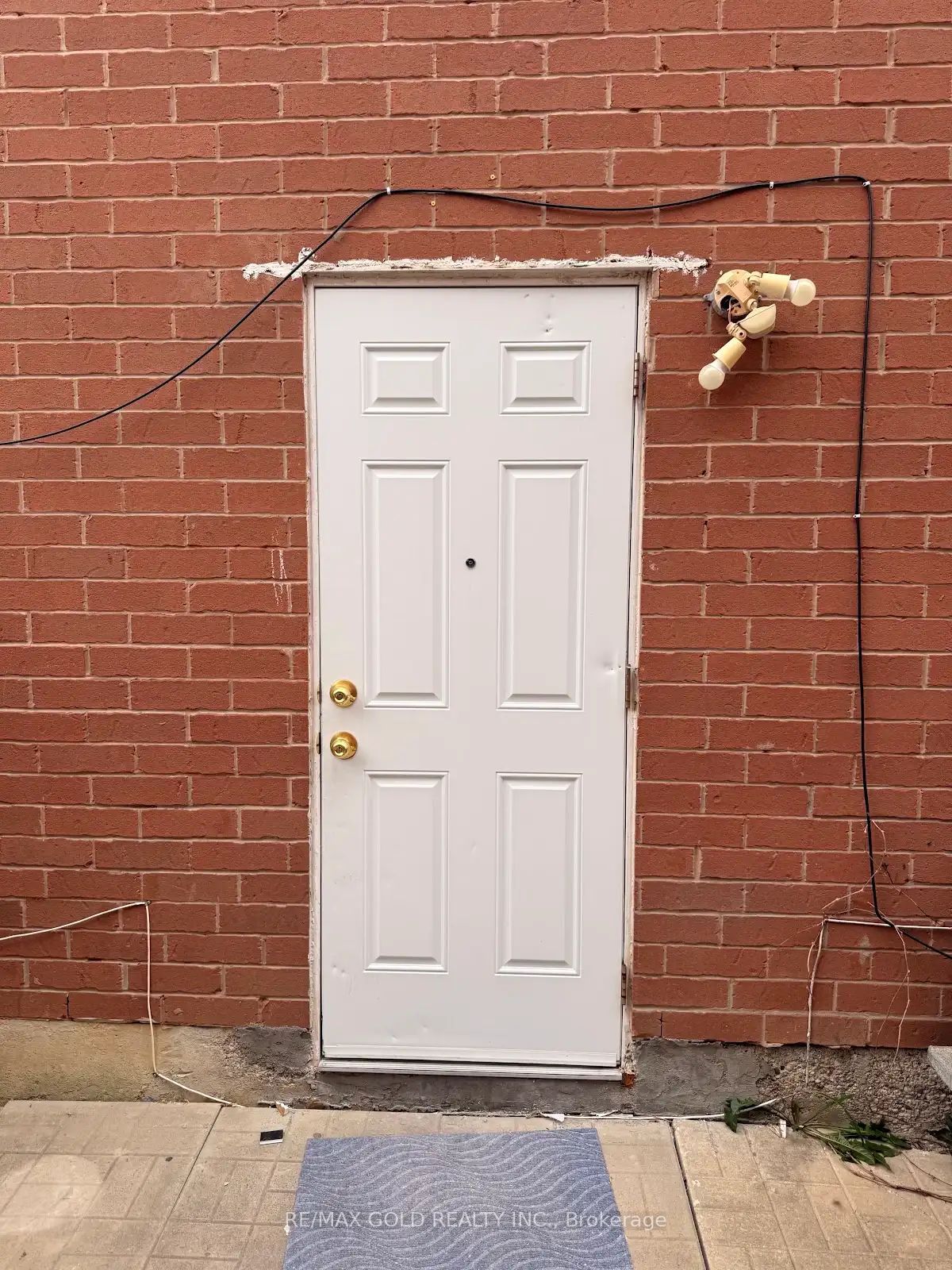 Unit Bsmt - 9 Dunlop Court, Brampton 2