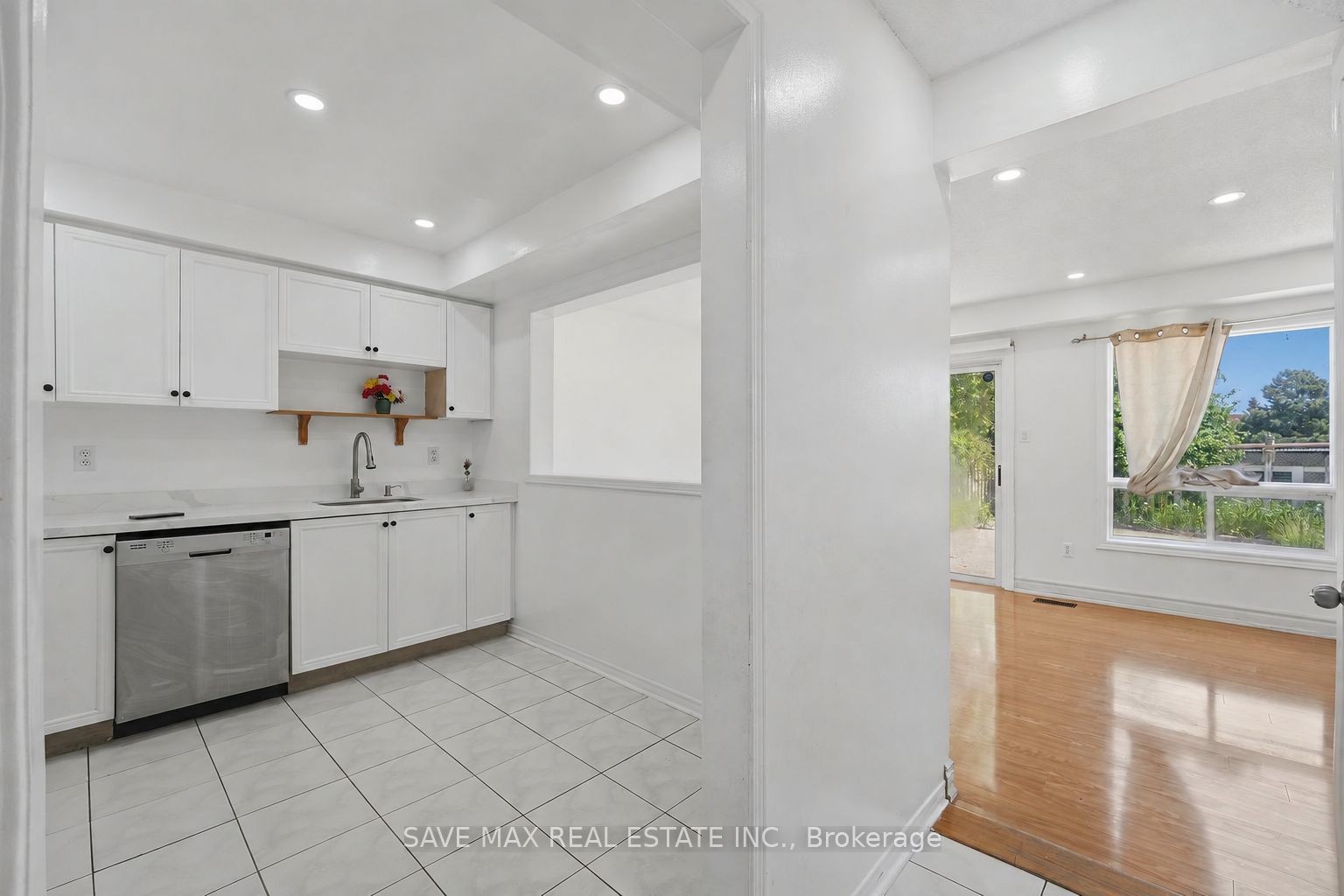 39 Caruso Drive, Brampton 5