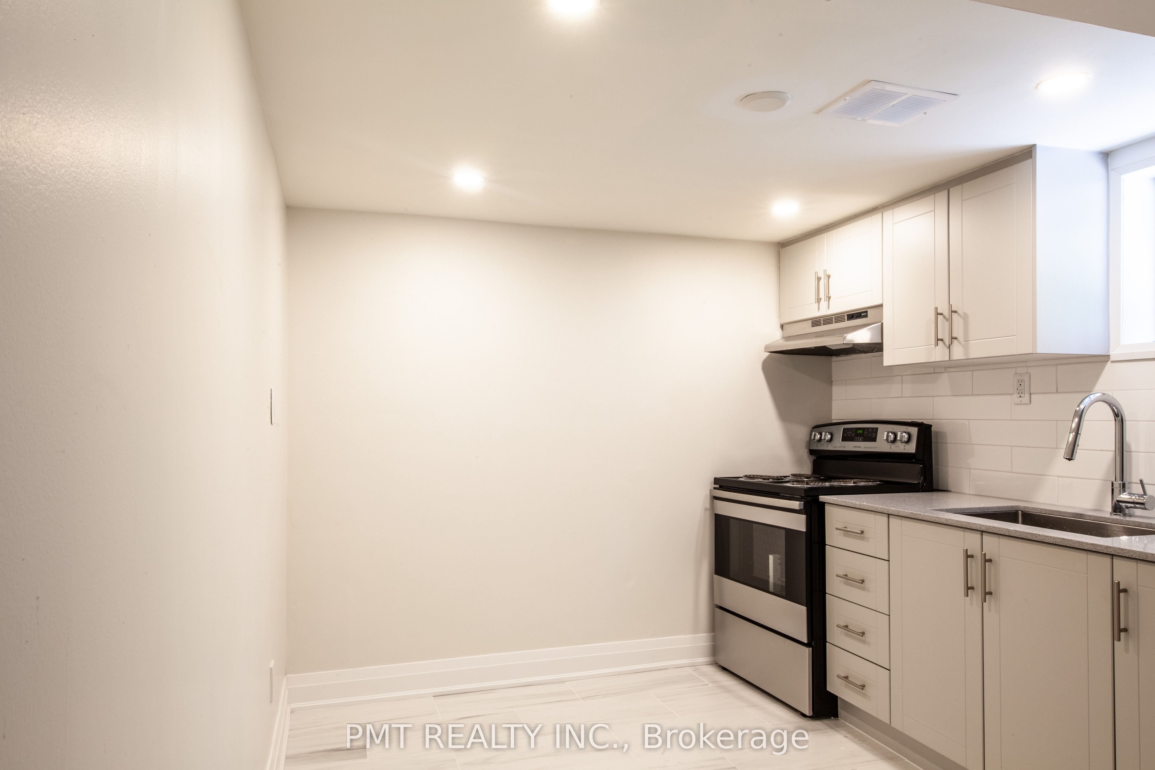 Unit Basement - 34 Robindale Avenue, Etobicoke 3