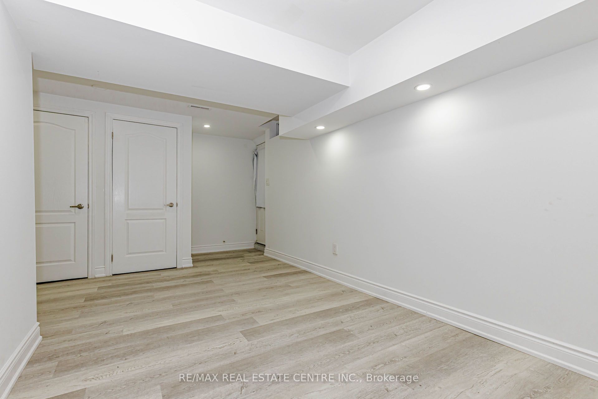 Unit 2 - 17 Scotia Drive, Brampton 5