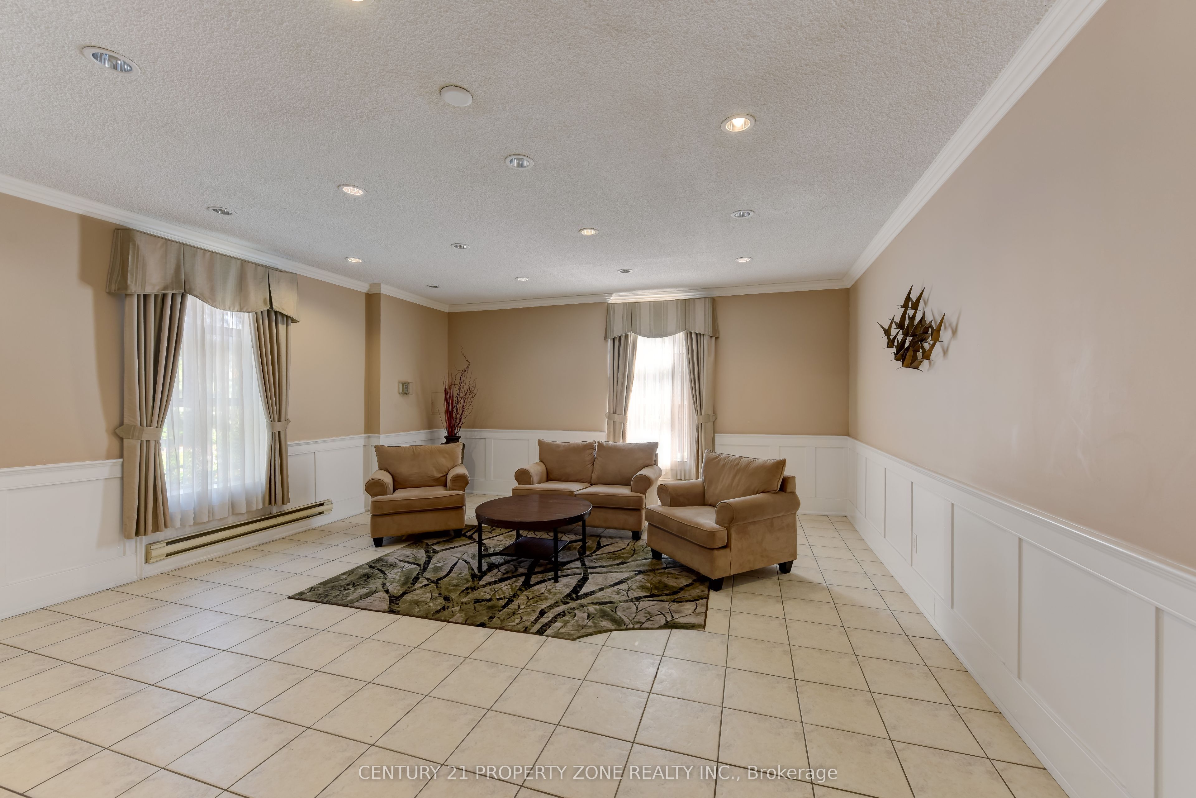 Unit 907 - 3025 Queen Frederica Drive E, Mississauga 4