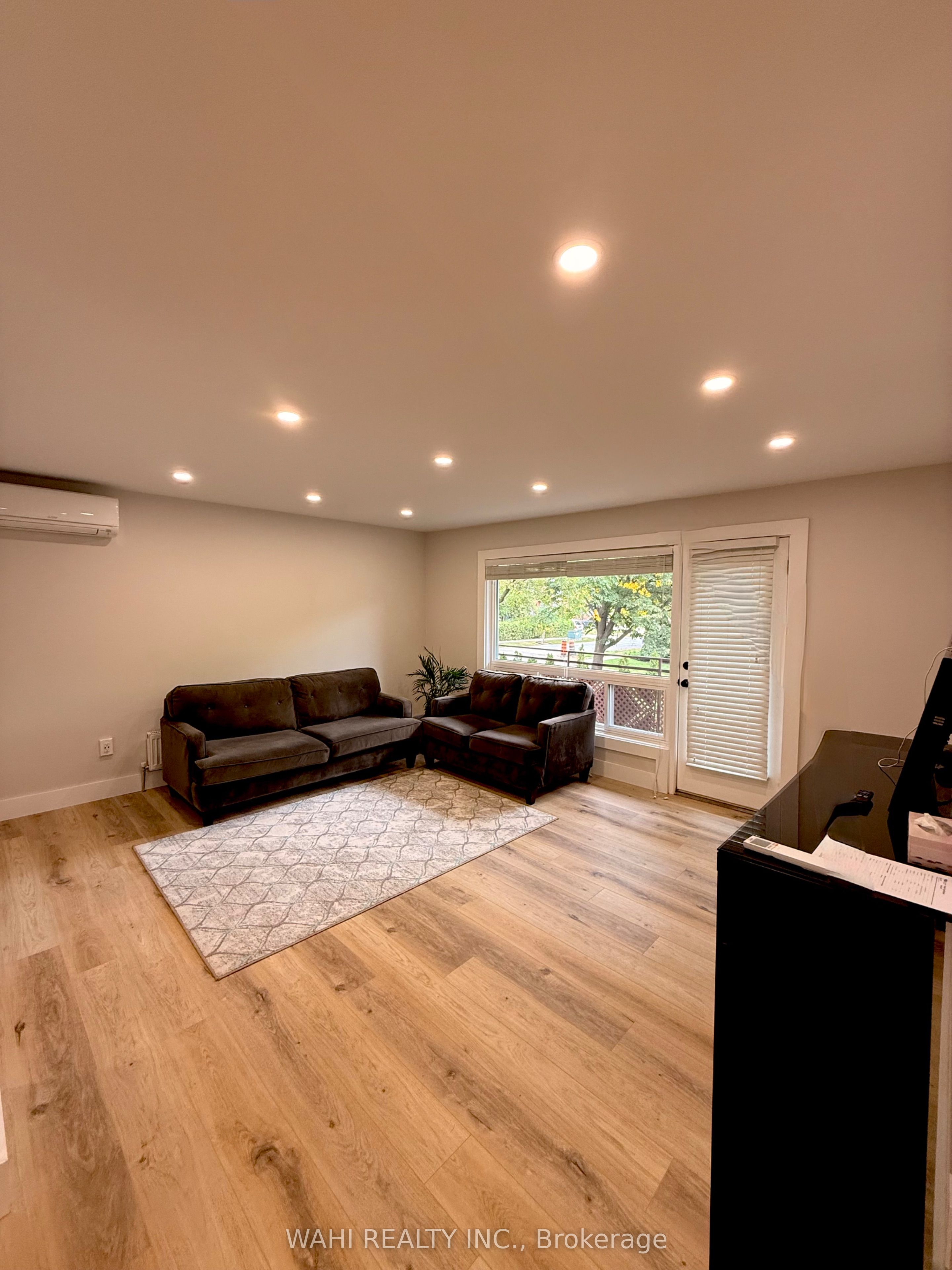 Unit UNIT 2 - 24 Lloyd George Avenue, Etobicoke 3