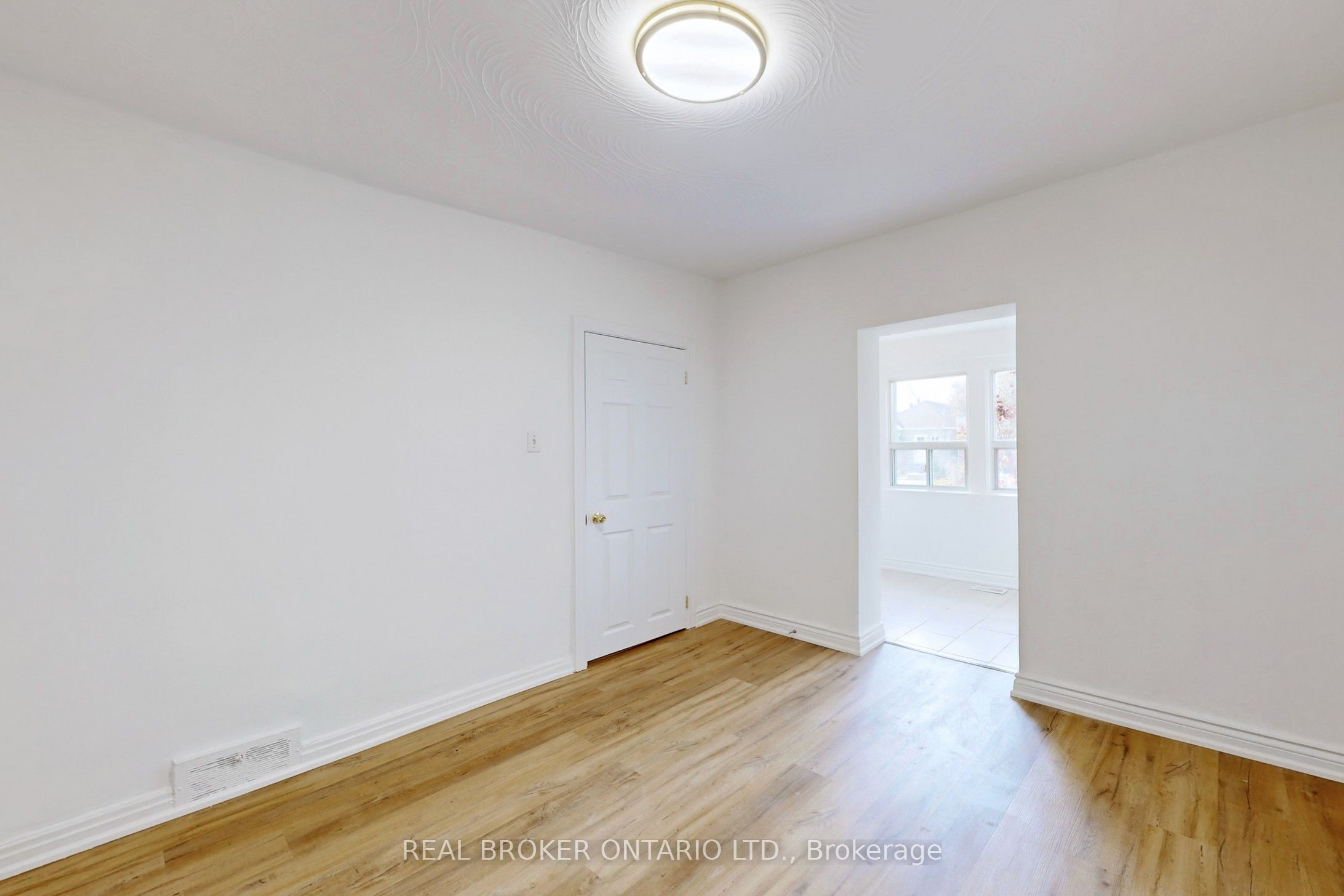 Unit Main - 102 Bowie Avenue, Toronto 4