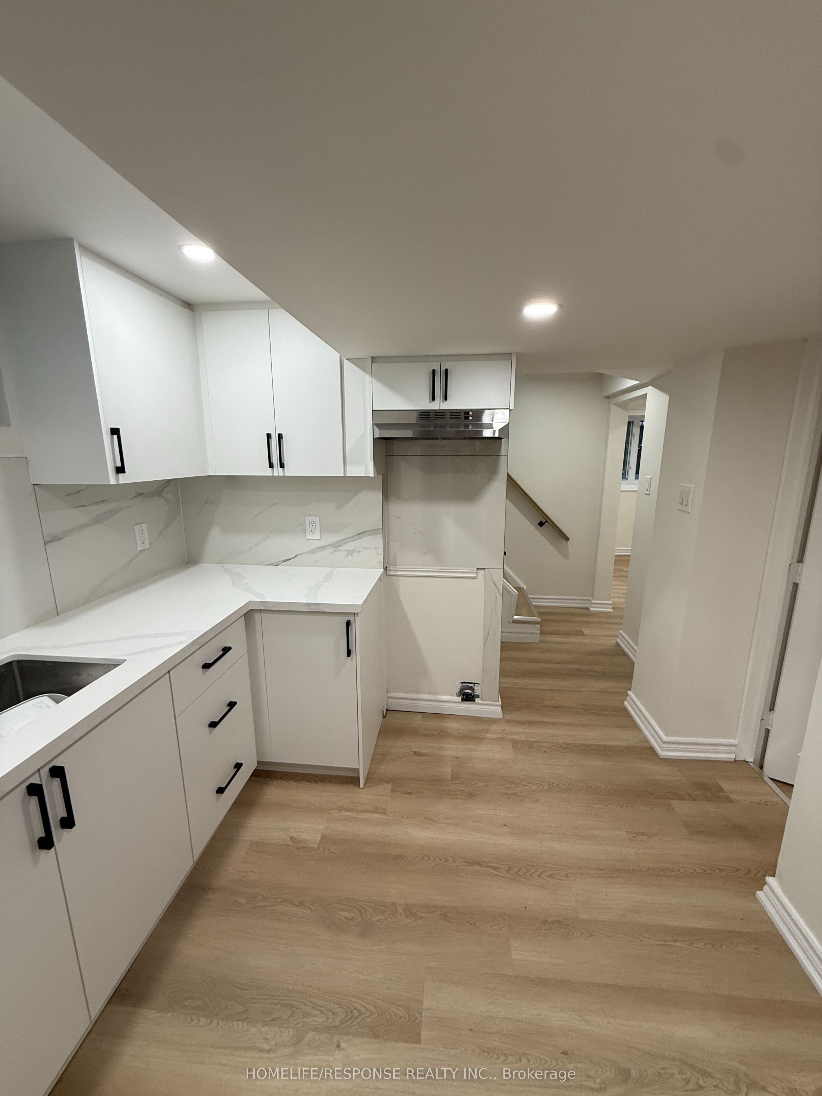 208 Lake Promenade, Etobicoke 5