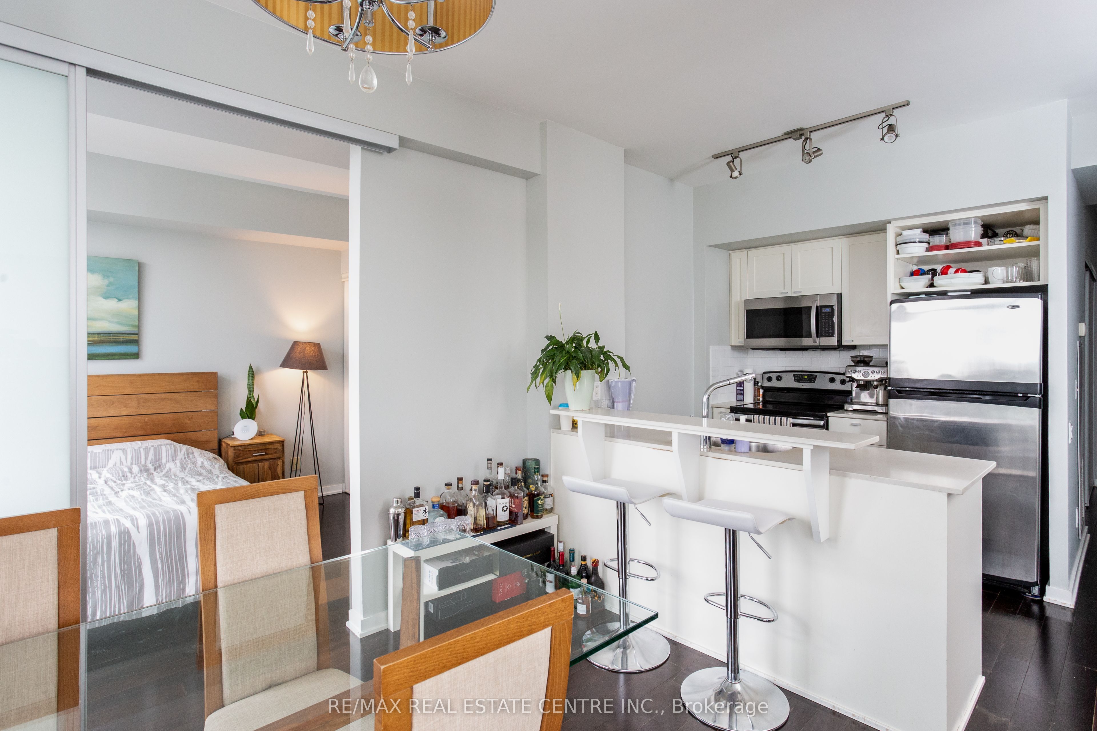 Unit 912 - 103 The Queensway, Toronto 4