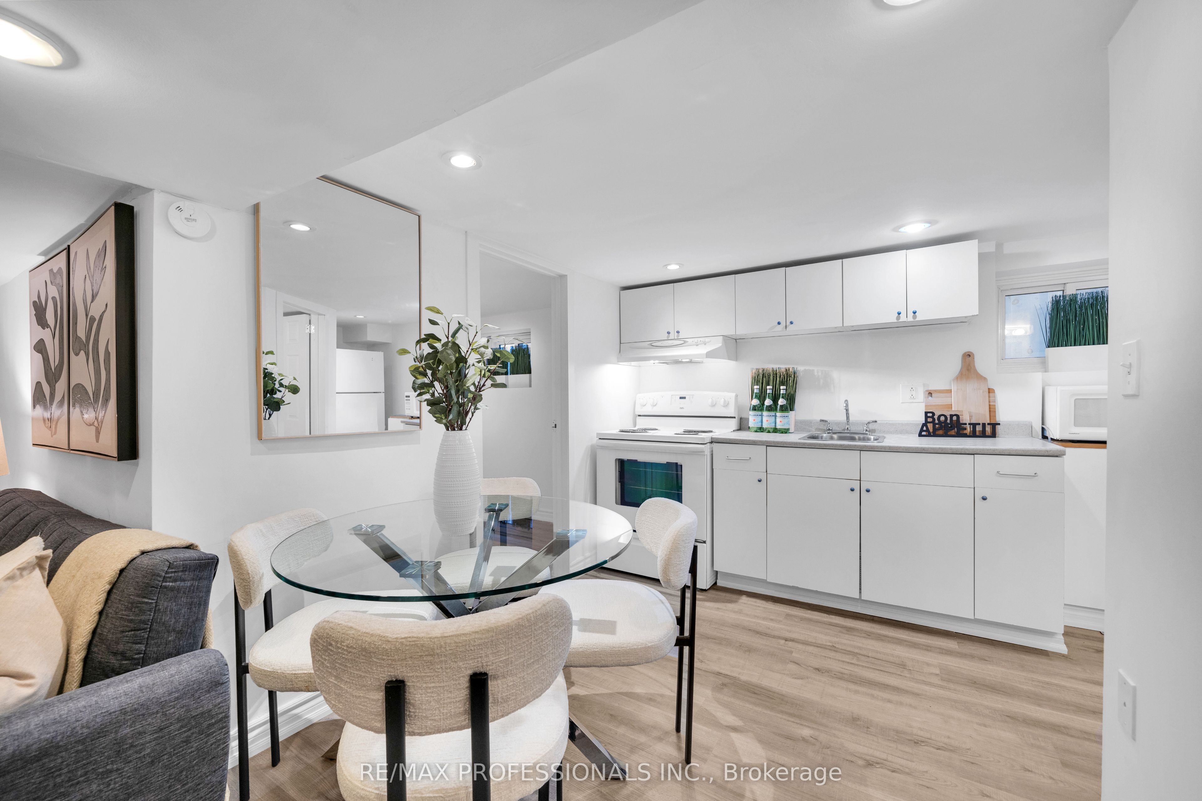 Unit LOWER - 176 Sixth Street, Etobicoke 3