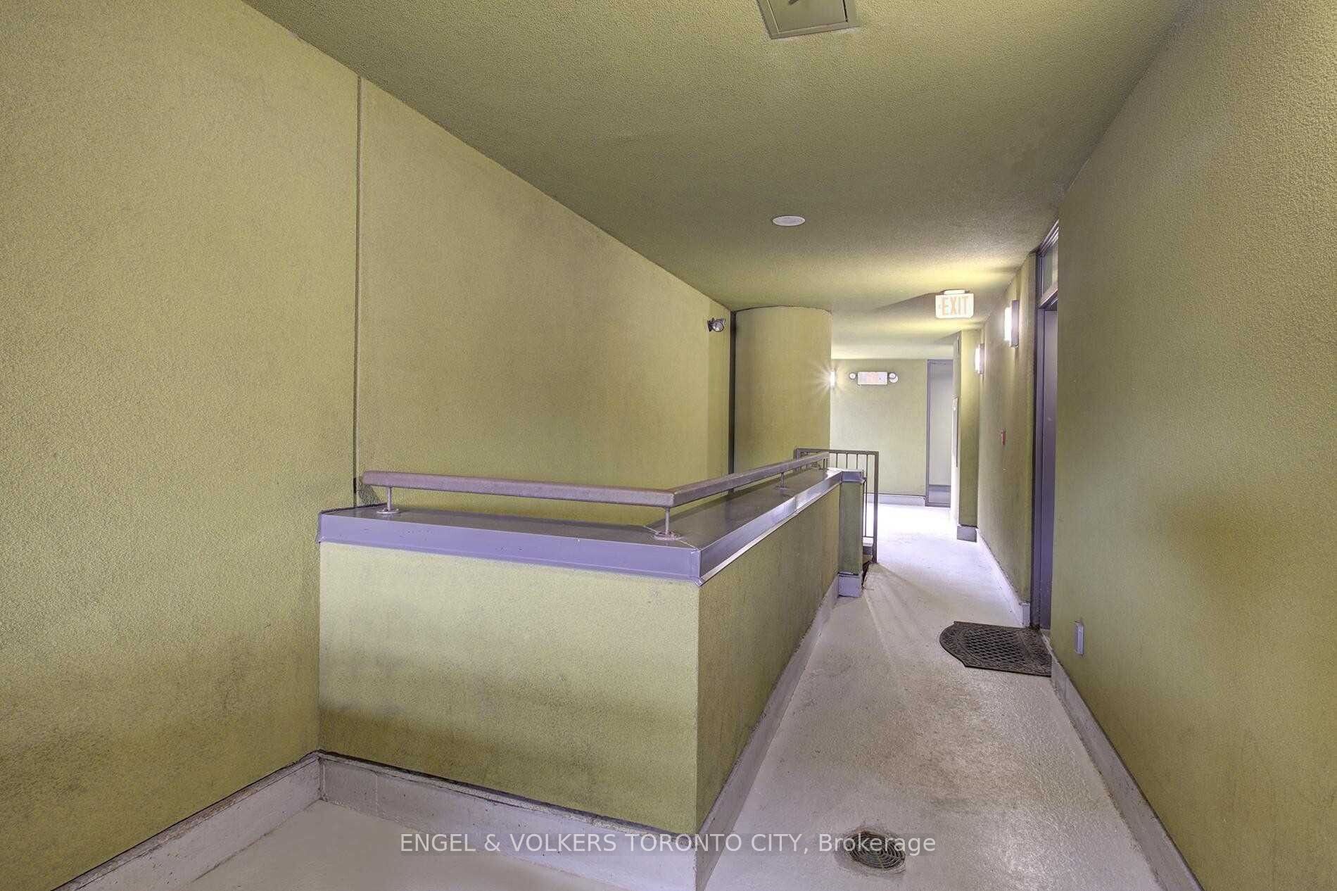 Unit 202 - 25 Ritchie Avenue, Toronto 5