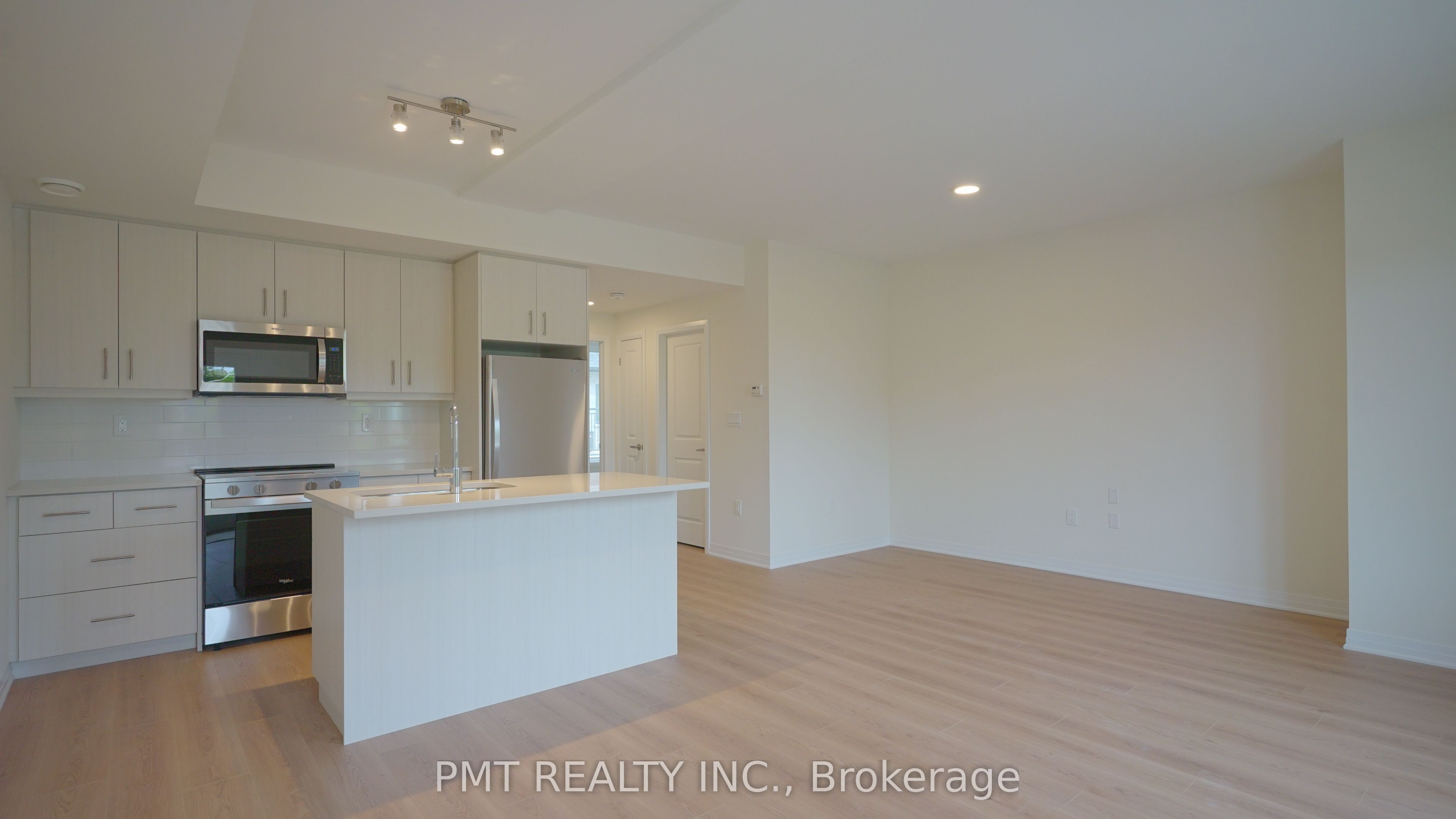 Unit 5 - 737 Front Royal Street, Mississauga 2