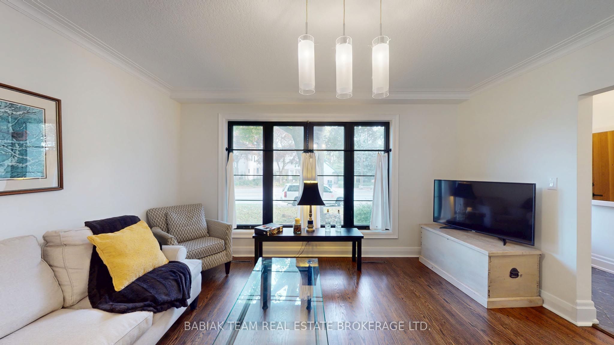 Unit Main & Upper - 90 Burnhamthorpe Road, Etobicoke 5