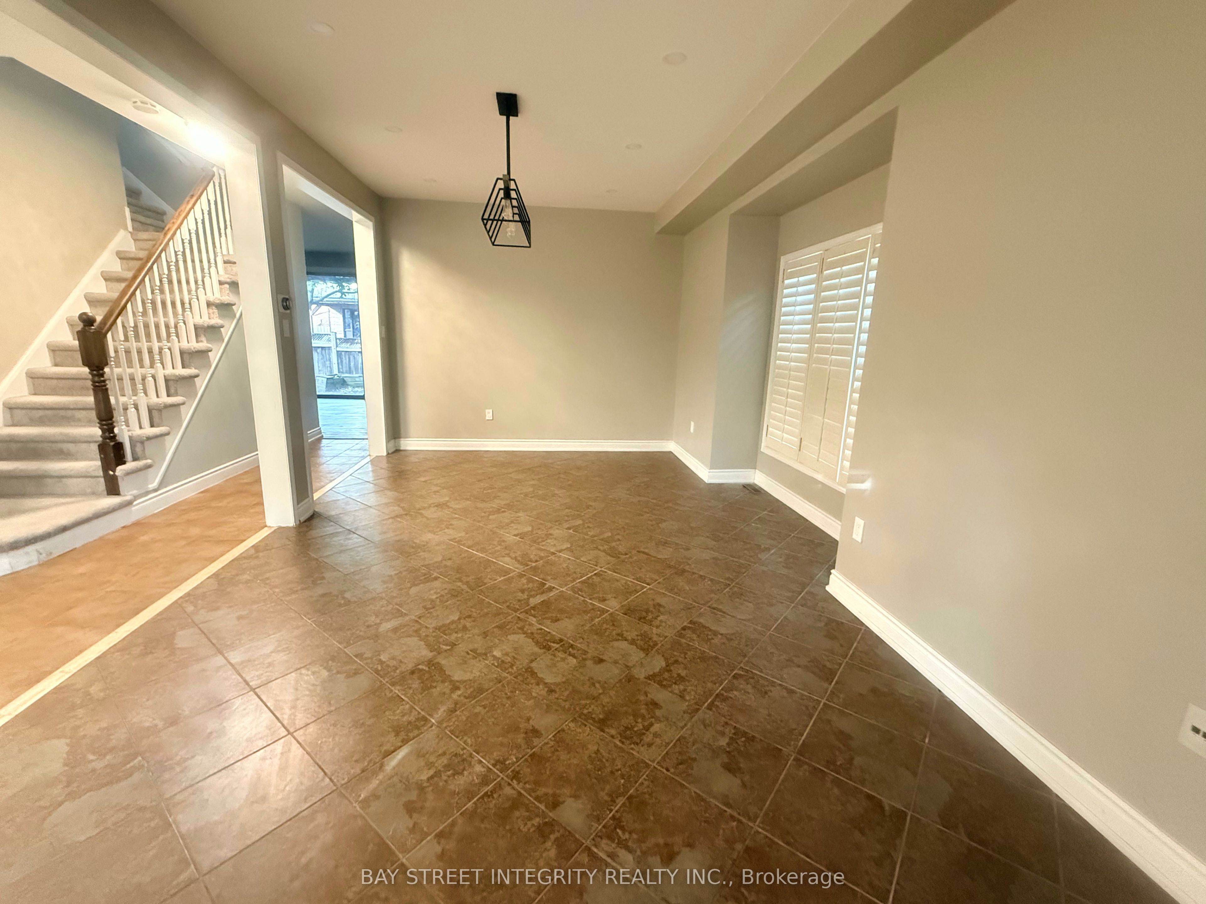 2198 Woodglen Crescent, Burlington 3