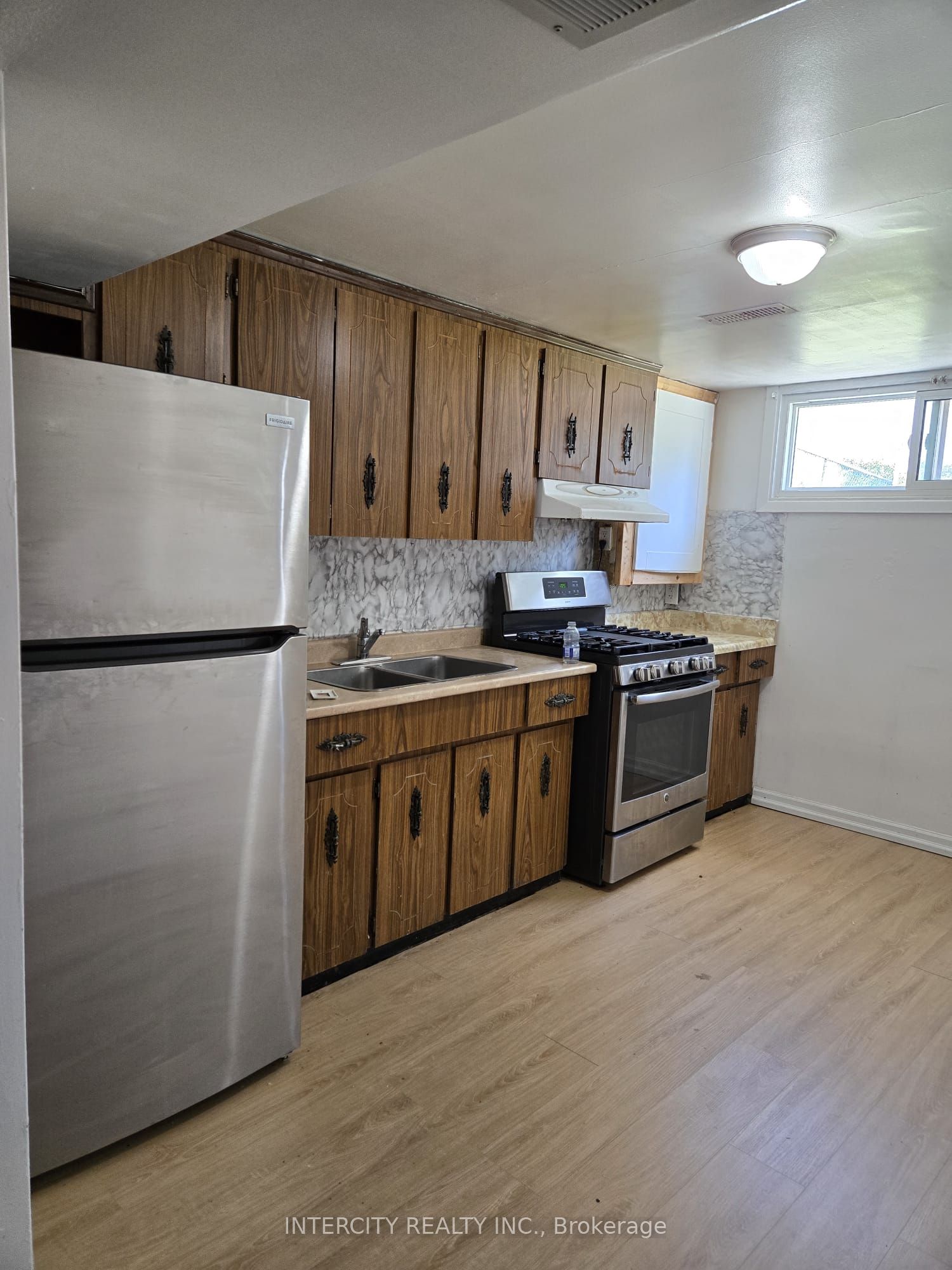 Unit Basement - 61 Hardwick Court, Etobicoke 4