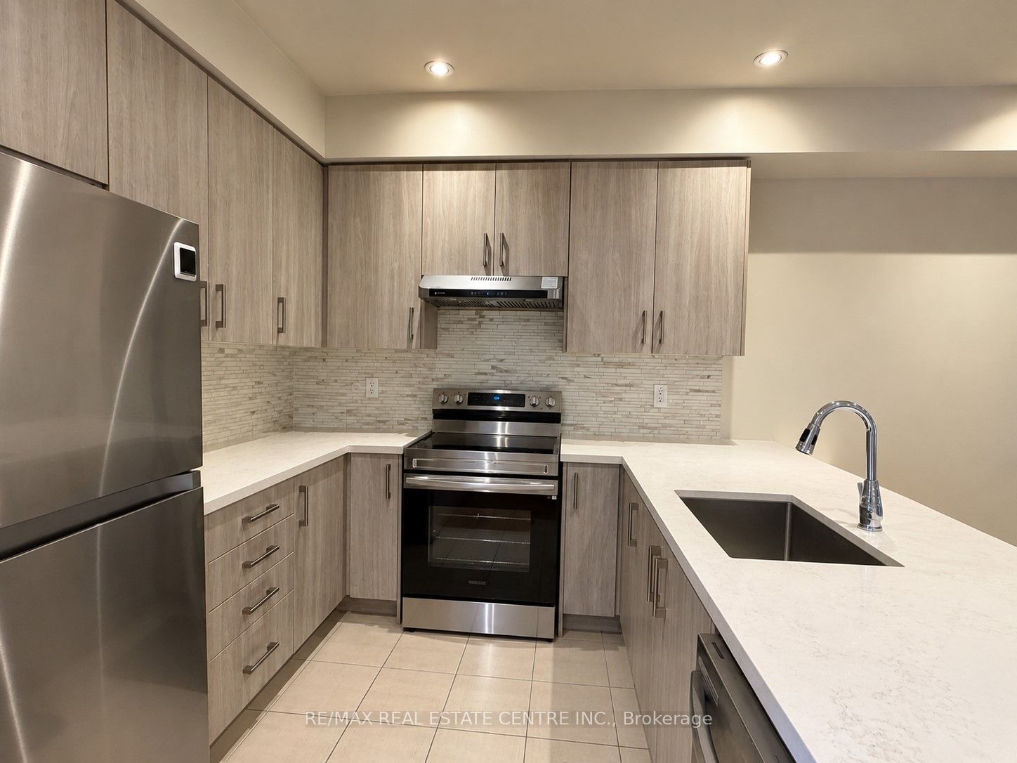 62 Hashmi Place, Brampton 4