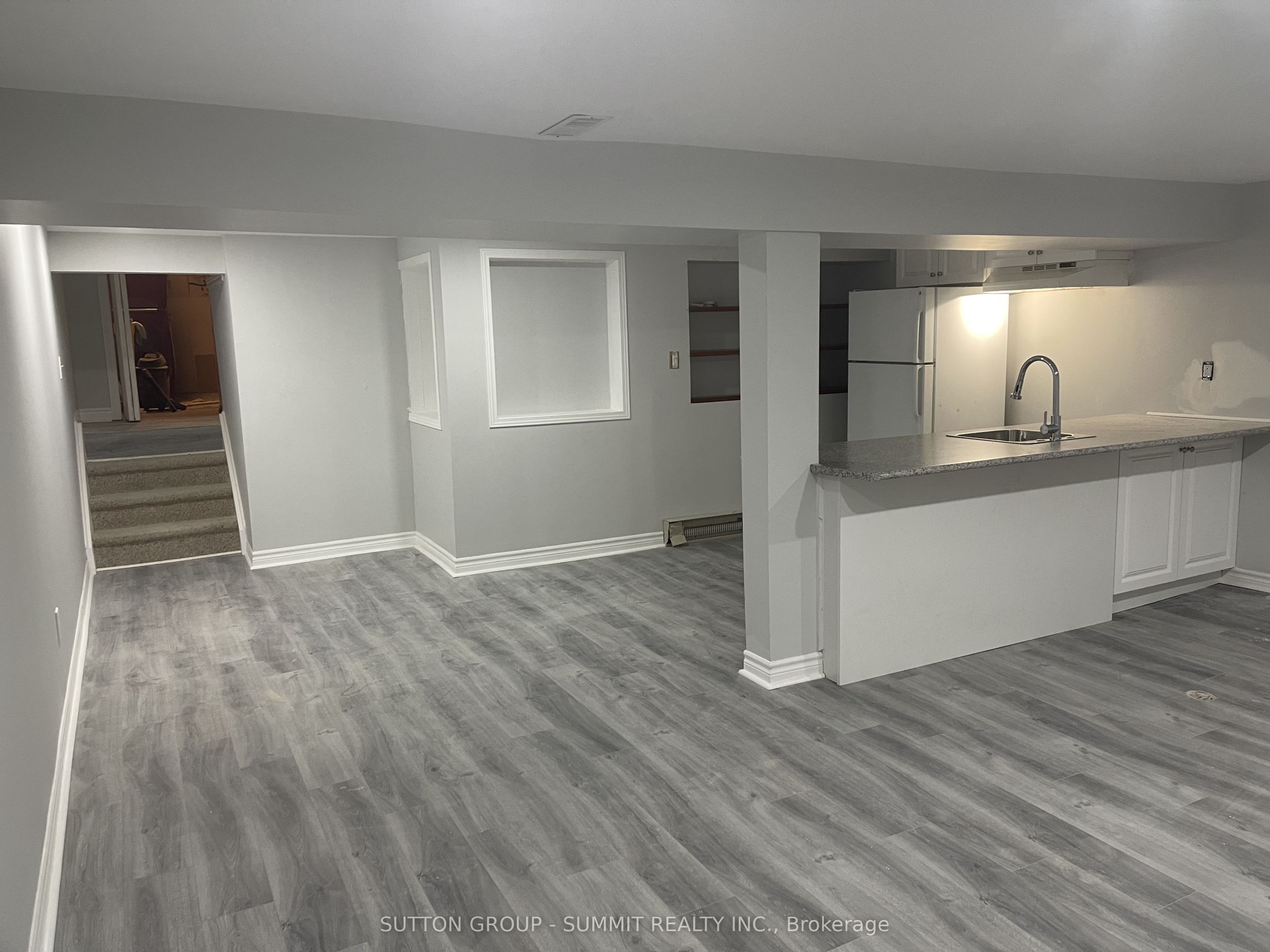2257 Hanbury Court, Burlington 4