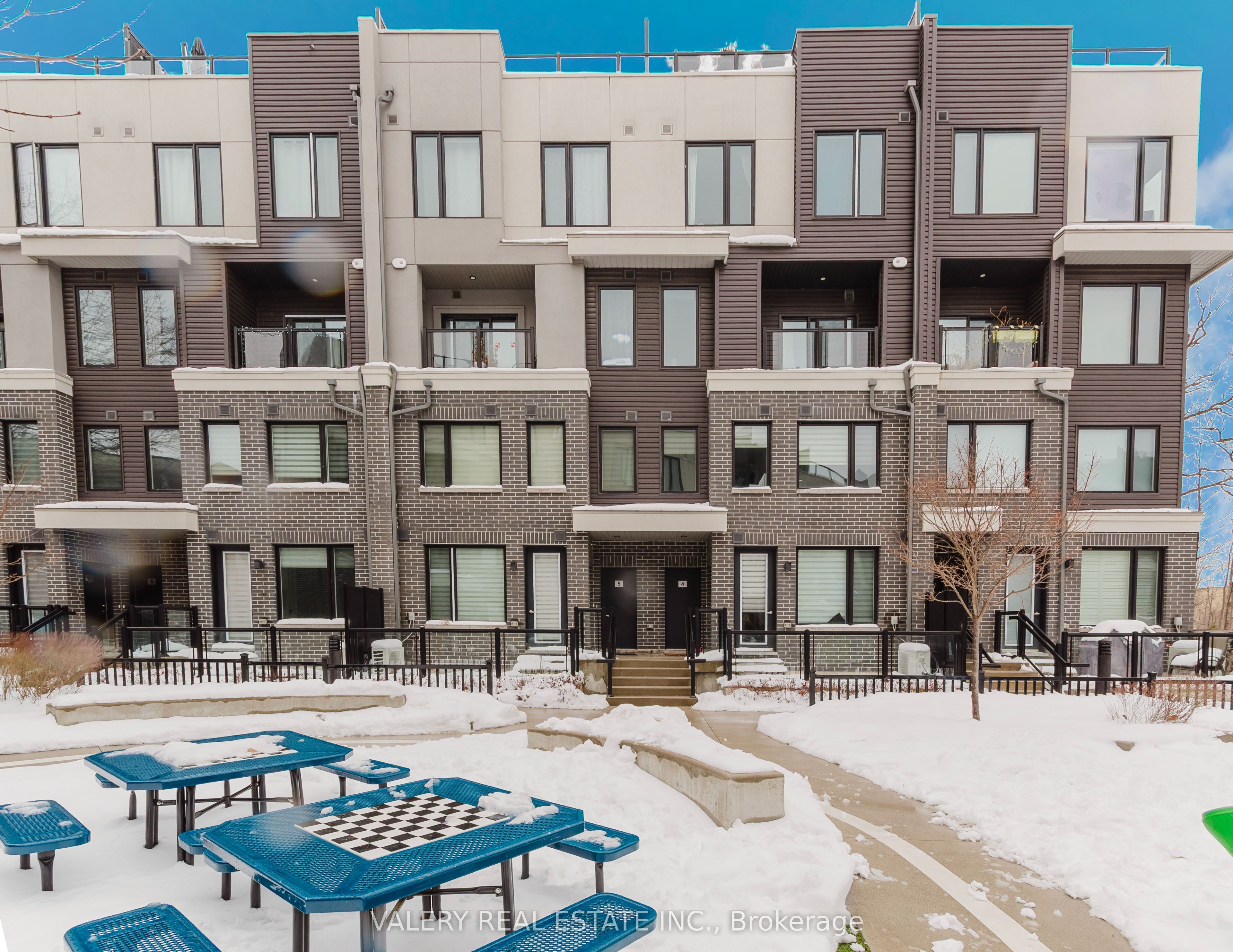 Unit 16 - 3492 Widdicombe Way, Mississauga 2