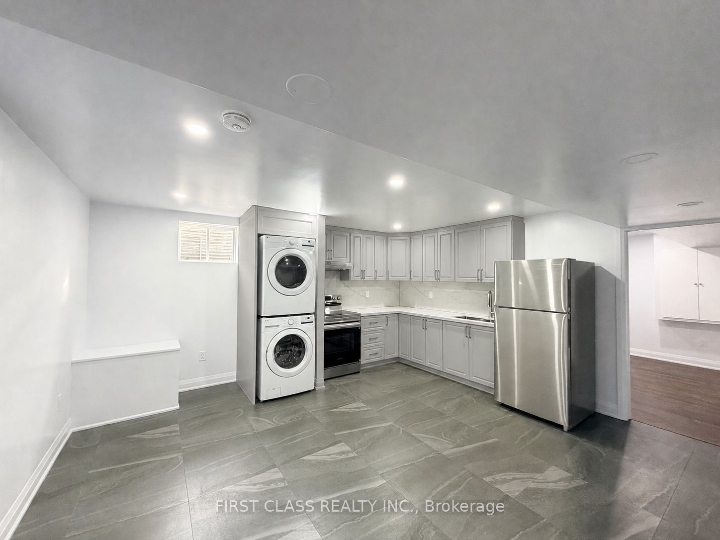 Unit Bsmt - 720 Savoline Boulevard, Milton 4