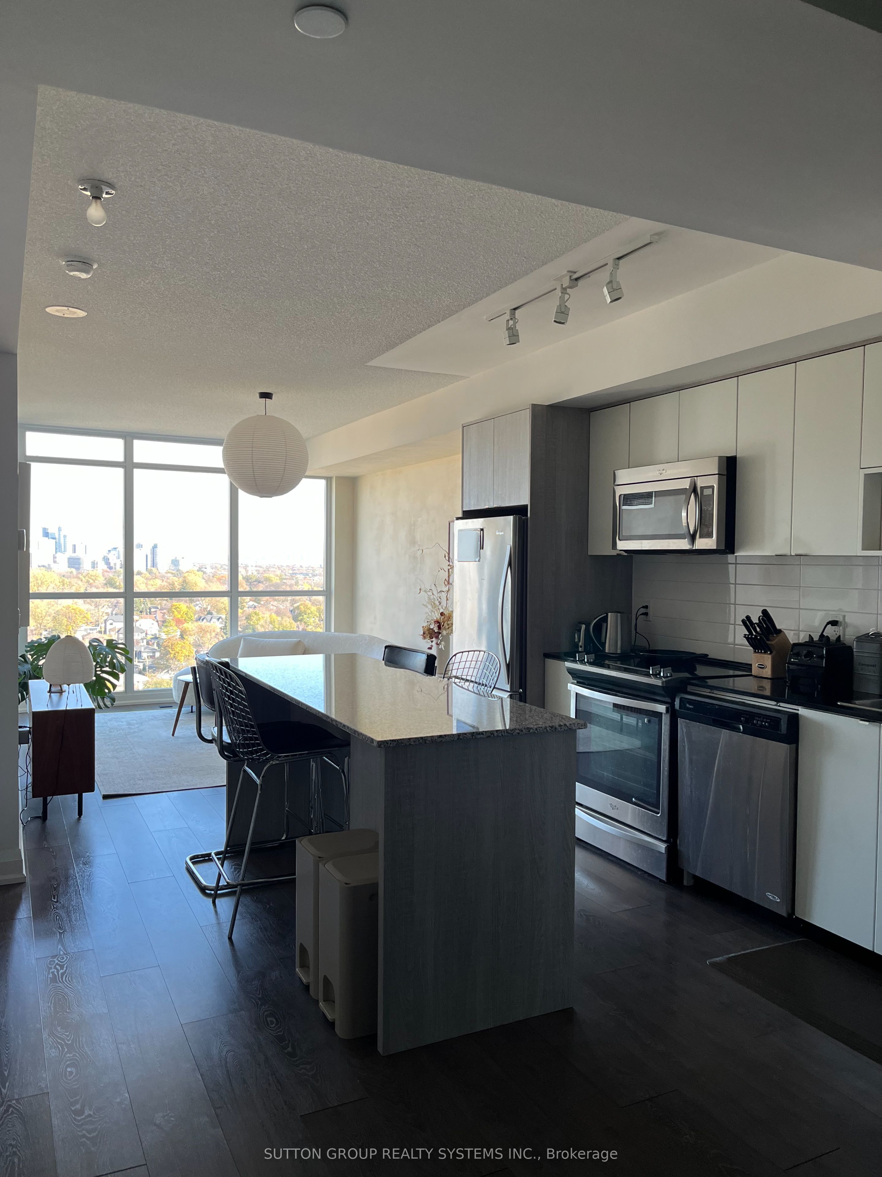 Unit 1411 - 9 Valhalla Inn Road, Etobicoke 4