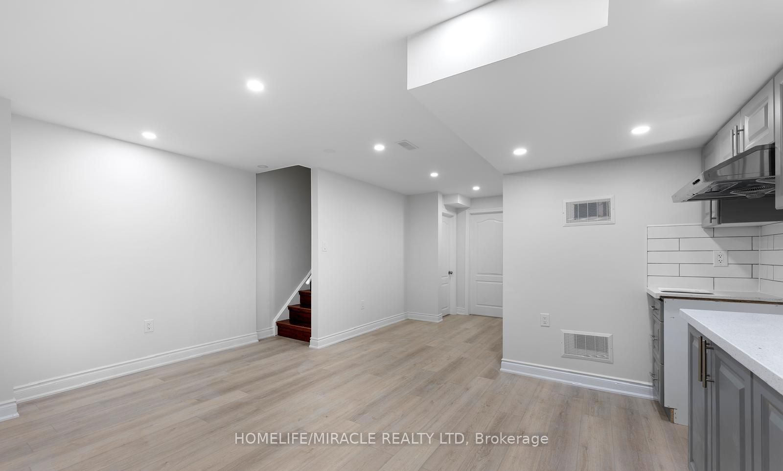 Unit Bsmt - 21 Palm Tree Road, Brampton 3