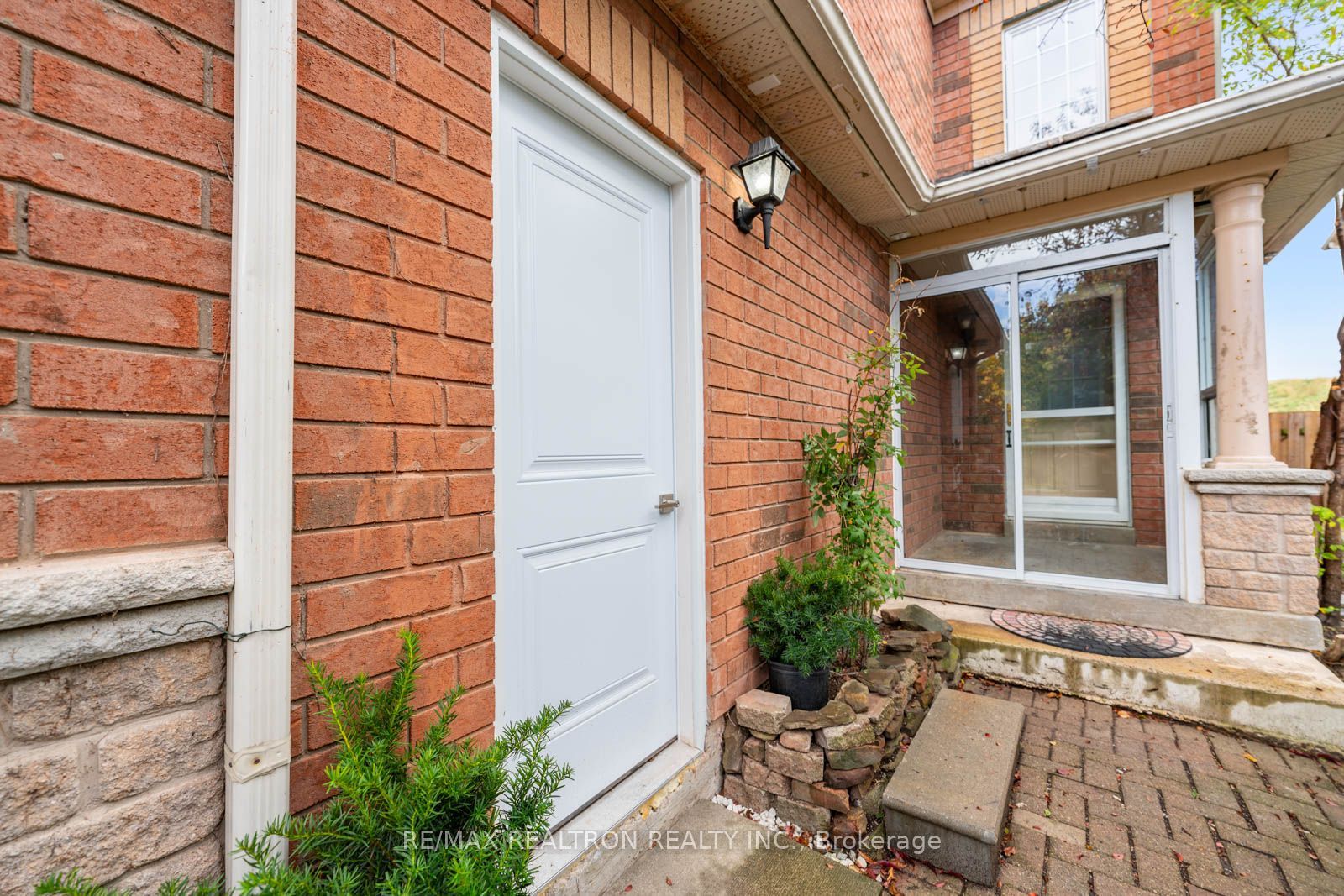 Unit Lower - 10 Hesketh Court, Caledon 2