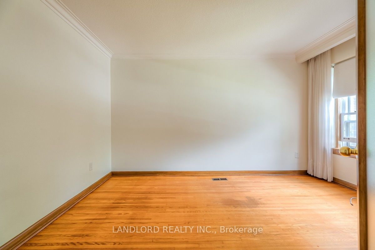 85 Greenlaw Avenue, Toronto 4