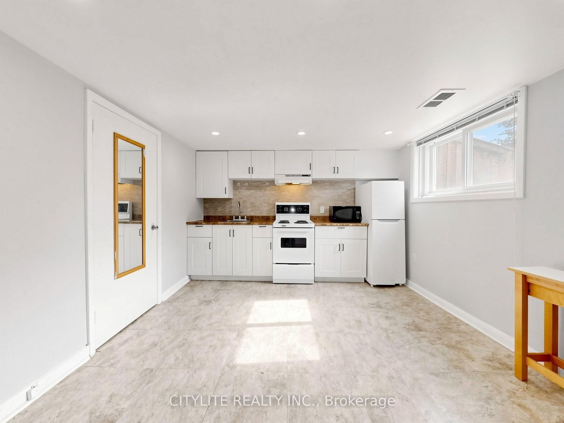 Unit Basement - 35 Macdonald Avenue, Toronto 2