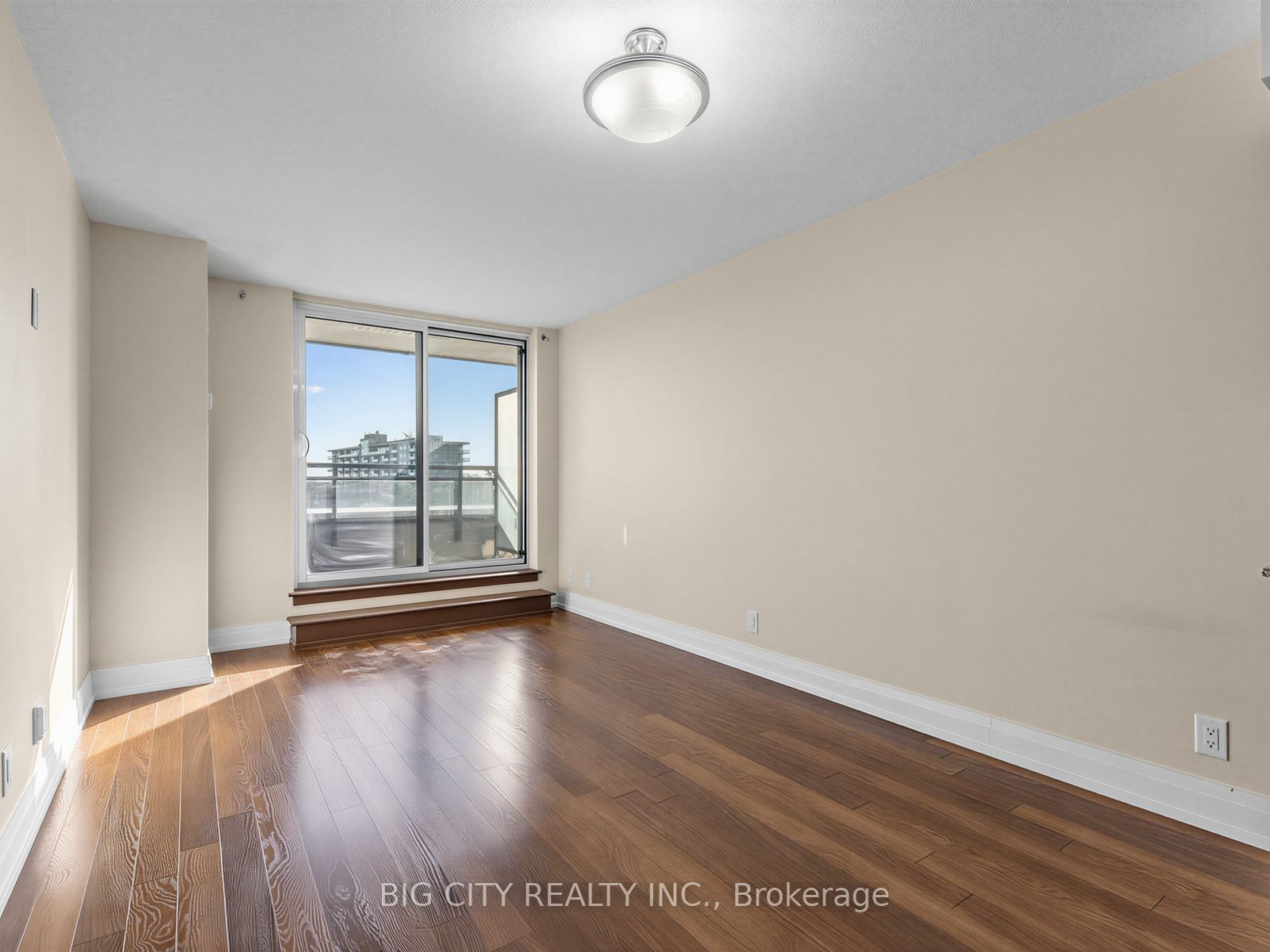 Unit 509 - 1 De Boers Drive, North York 4