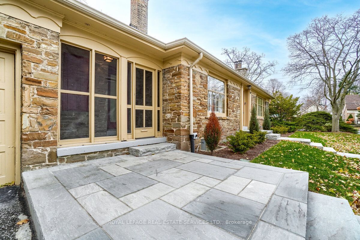 880 Royal York Road, Etobicoke 4