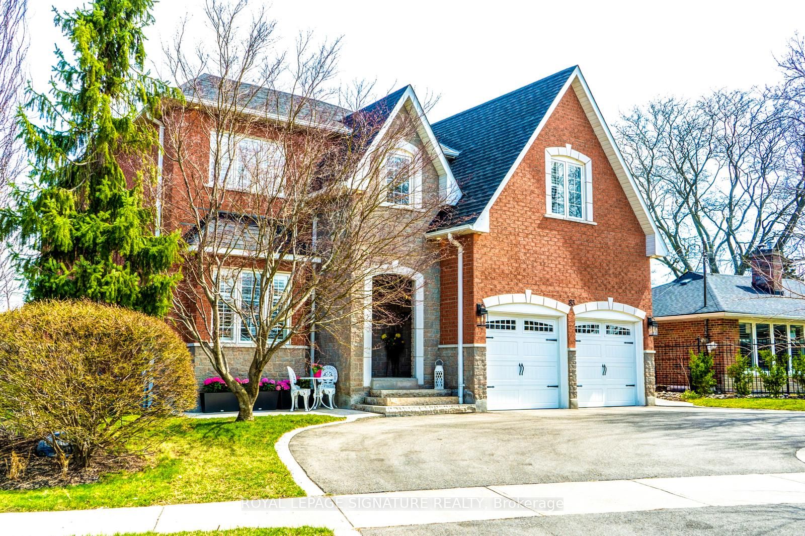 83 The Westway, Etobicoke, Ontario M9P2B4 Sold History HouseSigma