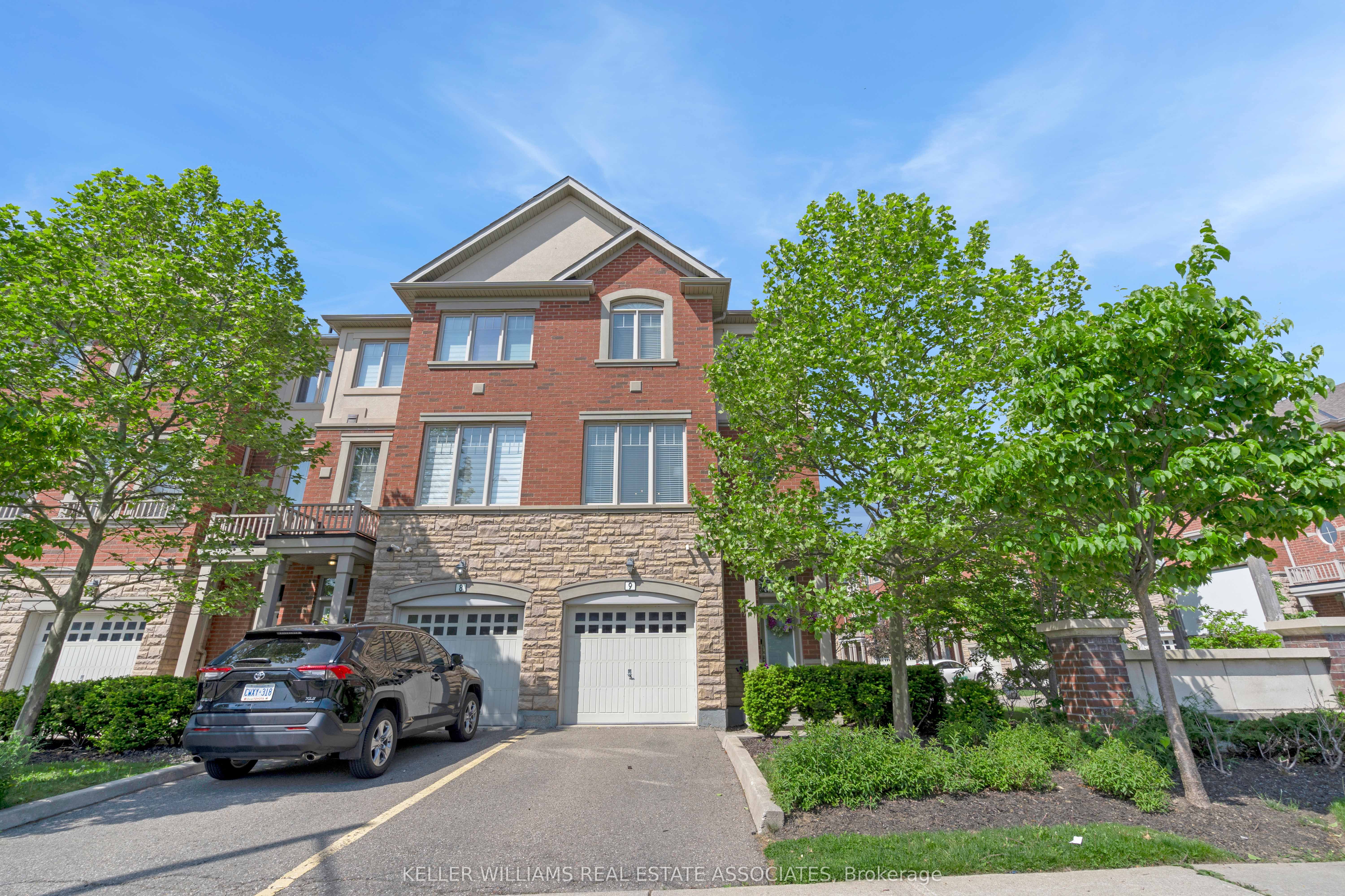 9 5700 Long Valley Rd, Mississauga, Ontario L5M0M1 Sold History