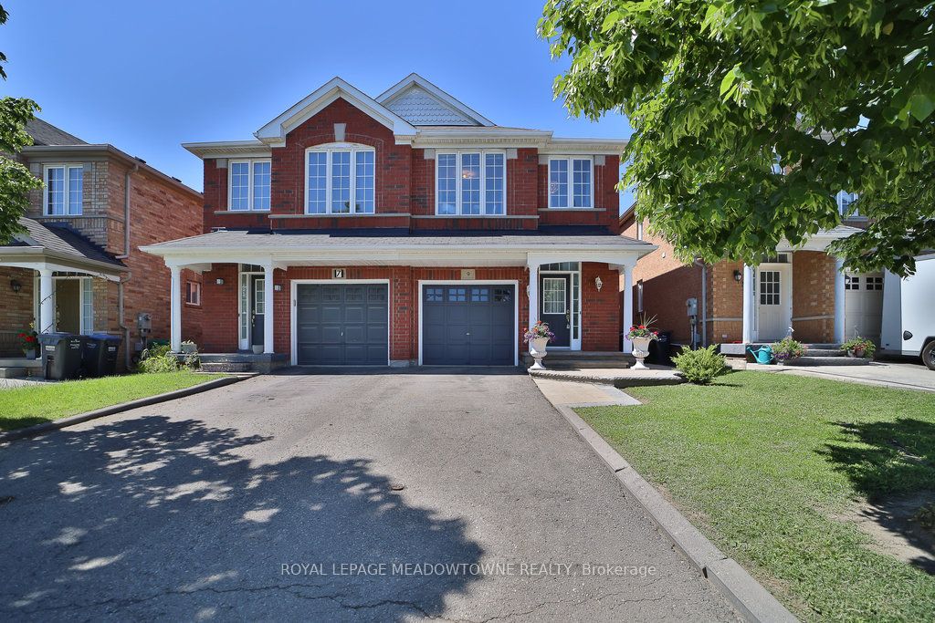 9 Blackcherry Lane, Brampton, Ontario L6R2Y6 Sold History | HouseSigma