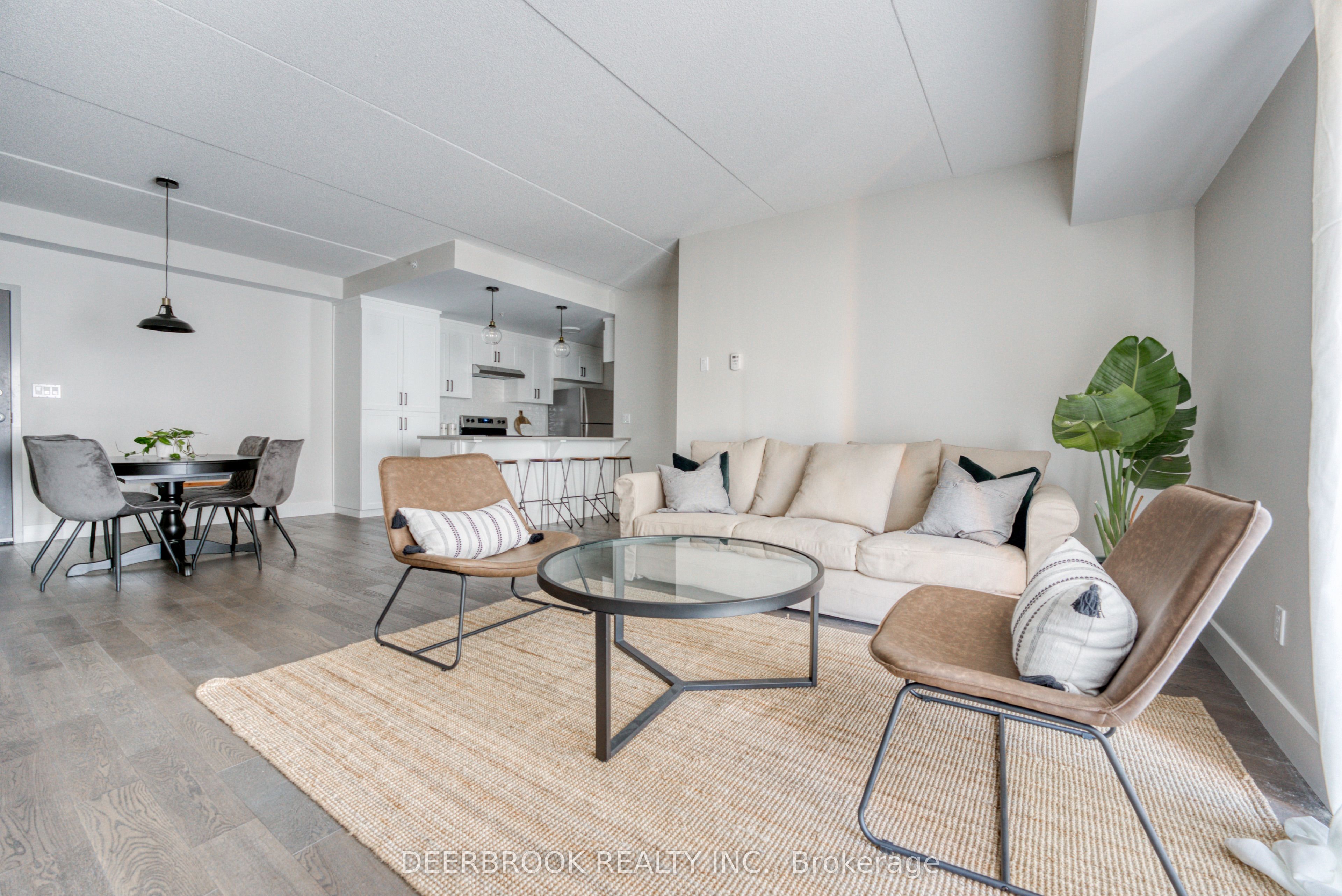 305 4578 Huron Church Line Rd, LaSalle, Ontario N9H0M2 For Sale