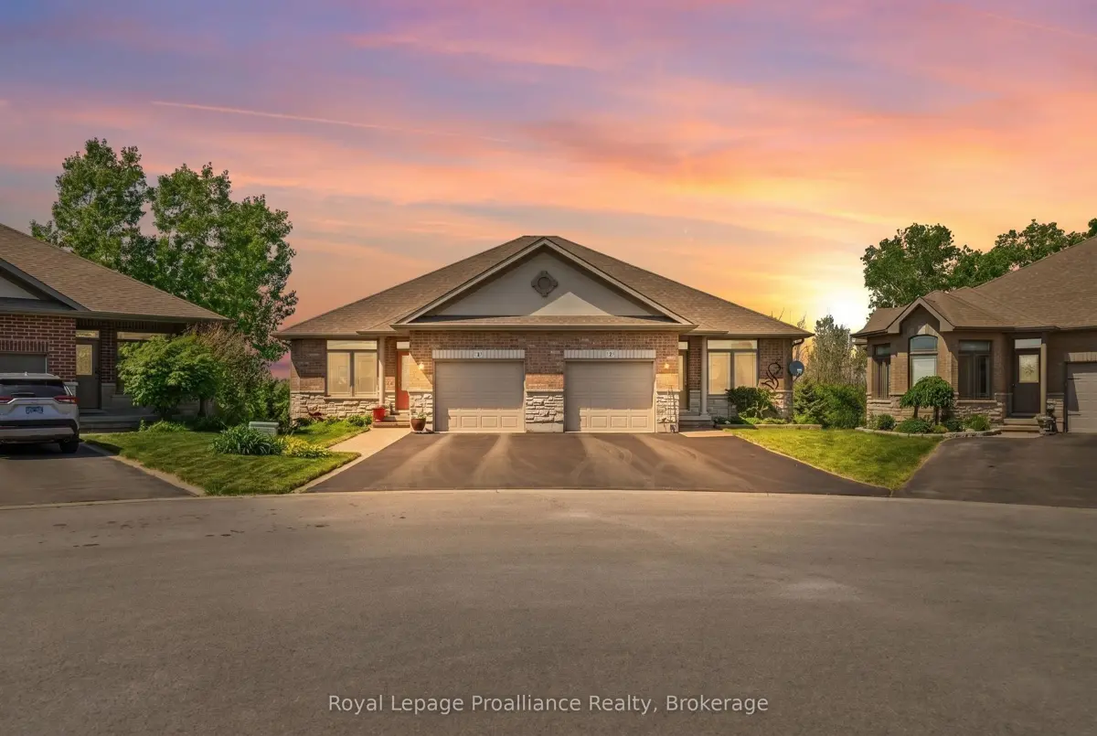 17 Hanover Court, Belleville, Ontario K8N0B3 For Sale | HouseSigma