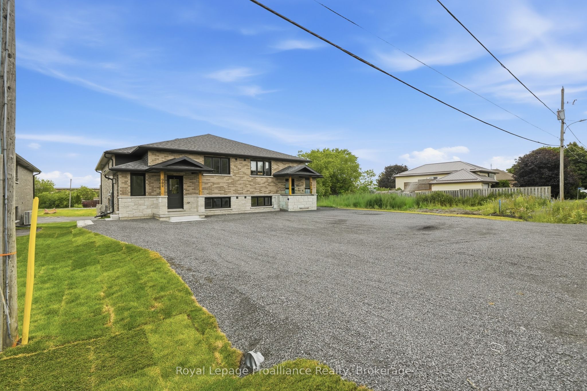 Unit Lower - 90B Lywood Street, Belleville 1