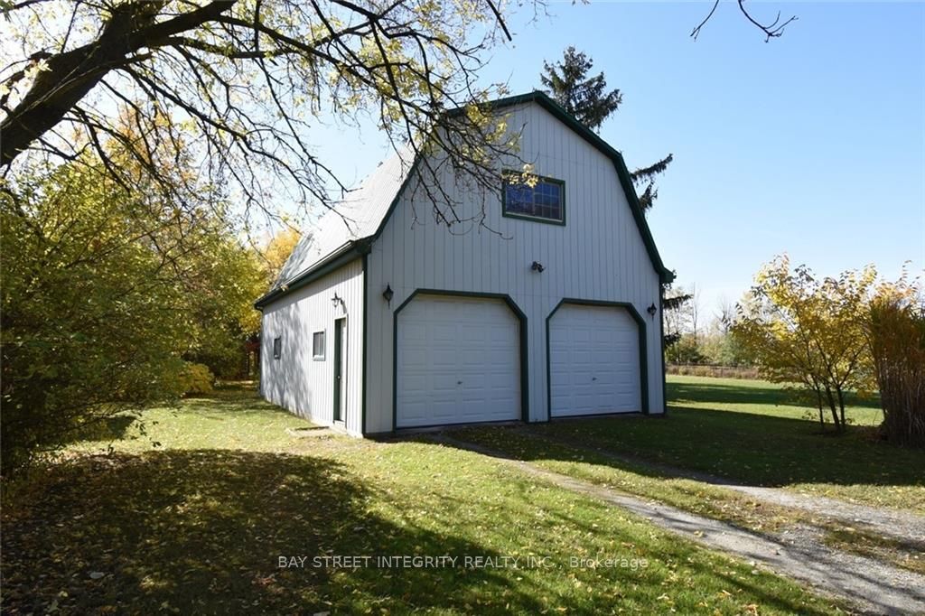 3183 Cemetery Road, Glanbrook 5