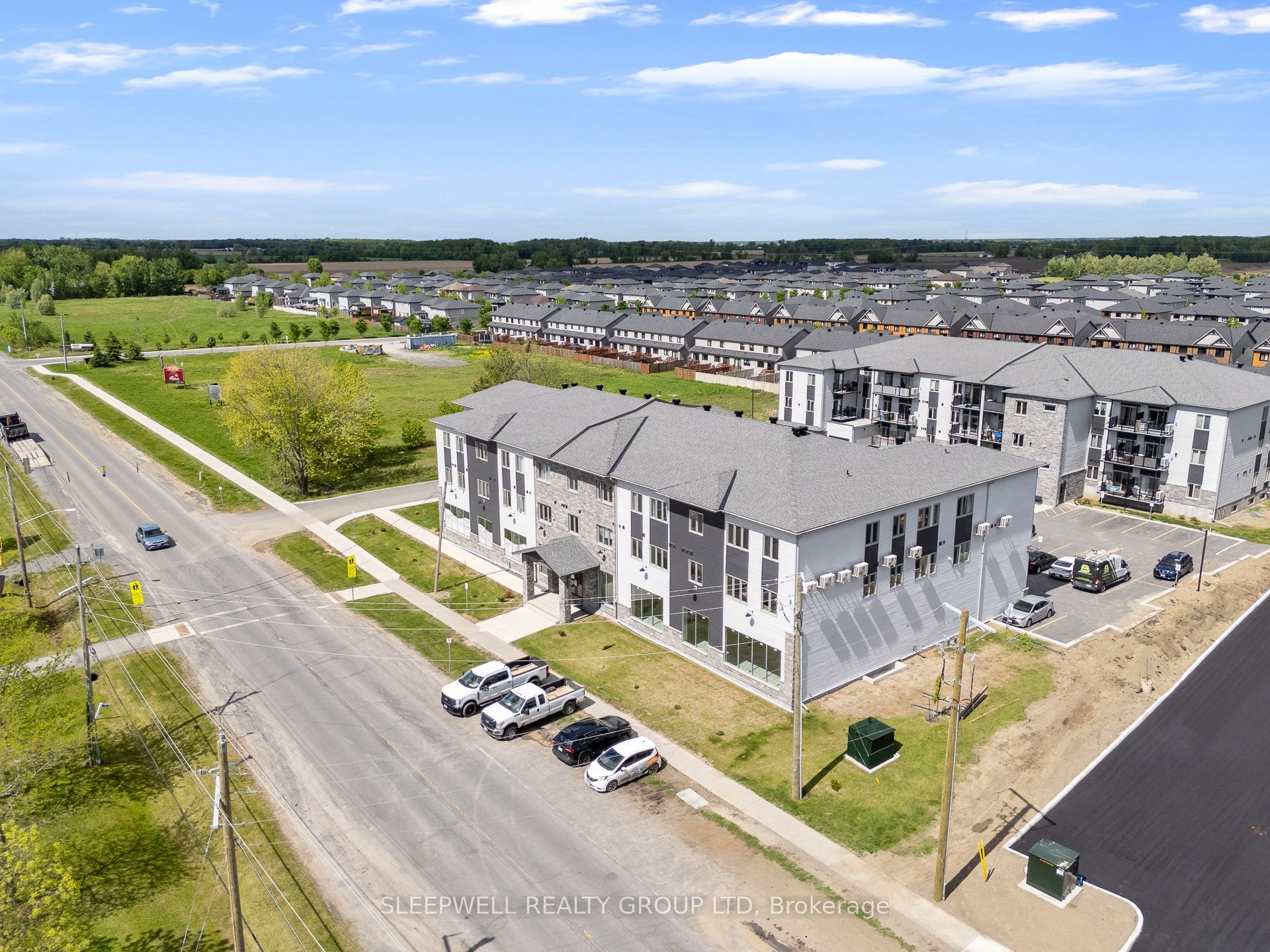 Unit 302 - 979 North Russell Road, Russell 2
