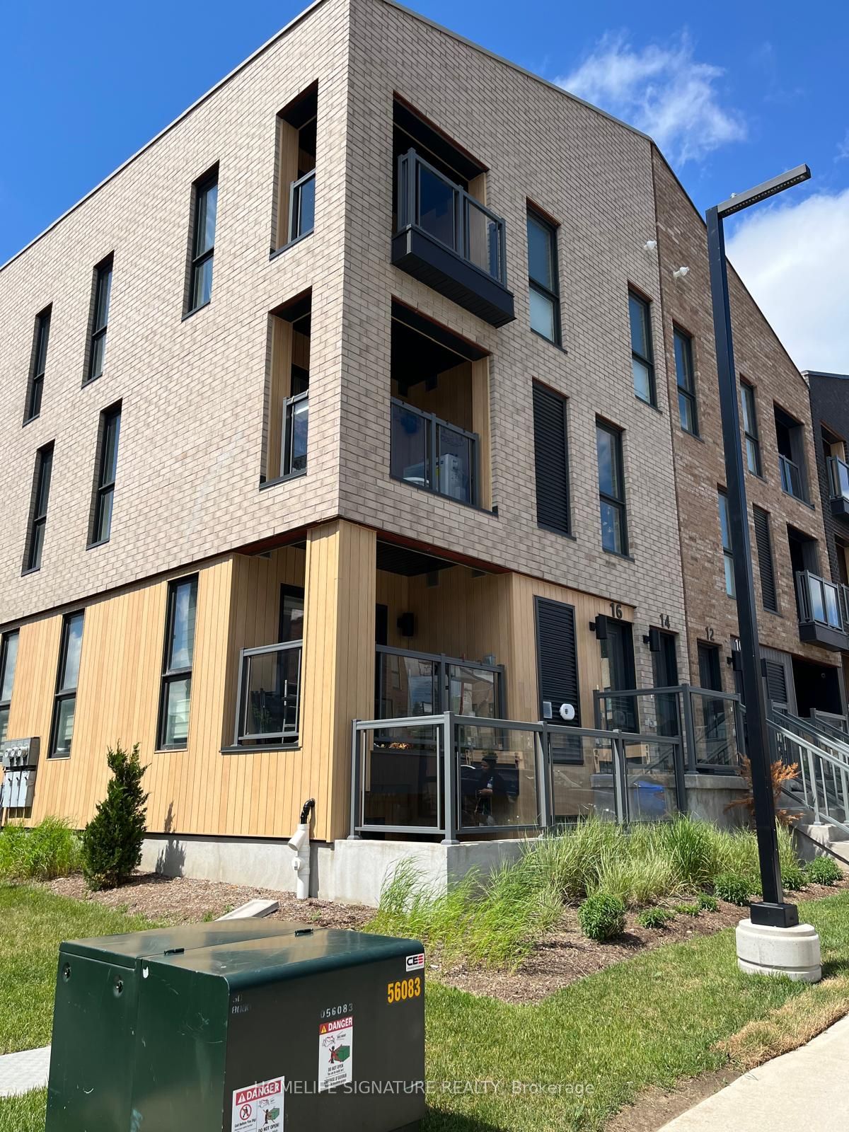 16 URBANE Boulevard, Kitchener 2